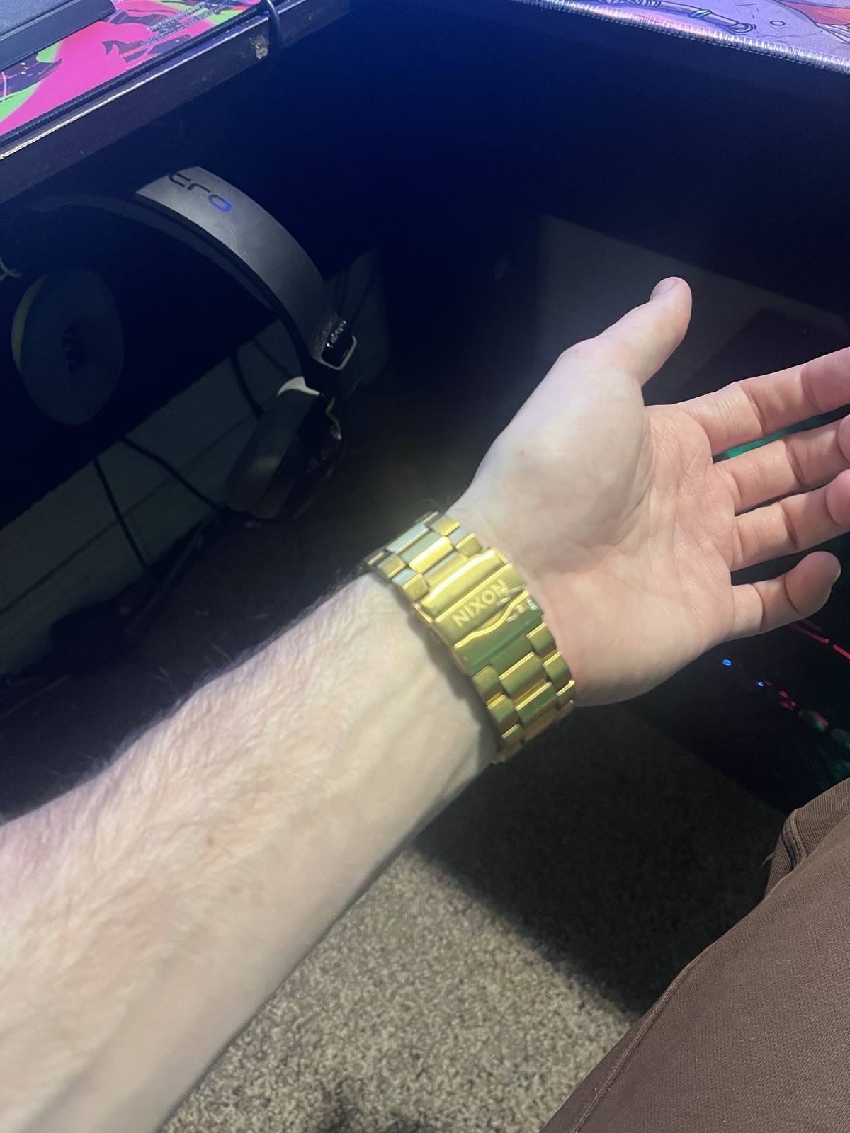 4 Nixon Watches!! Gold , Black , Brown , Green !