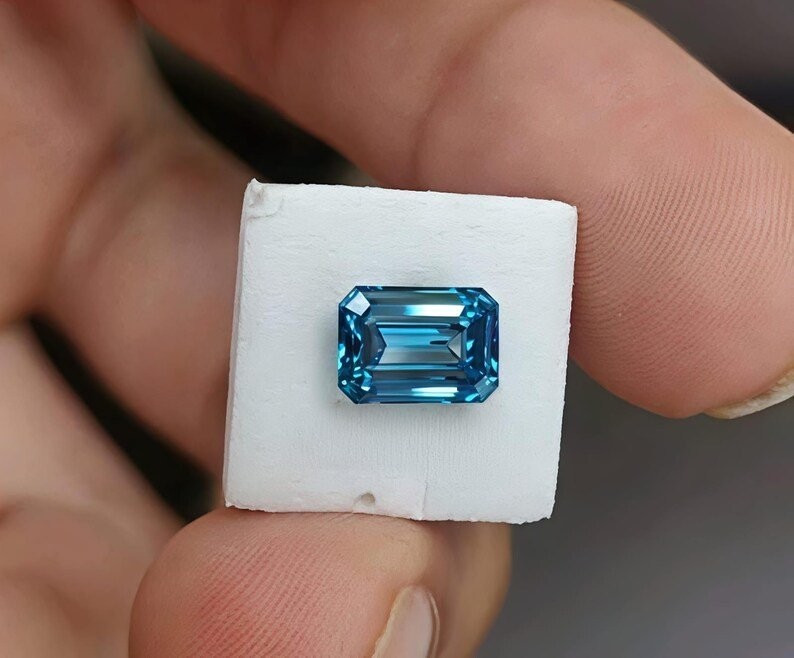 2Ct Fancy Green Moissanite Diamond Loose 5x7mm Emerald Cut VVS1 Gemstone 2 pcs