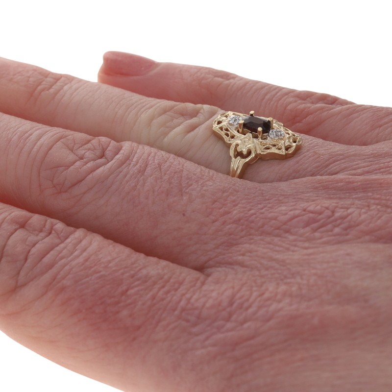 Yellow Gold Garnet Diamond Ring – 10k Oval .23ctw