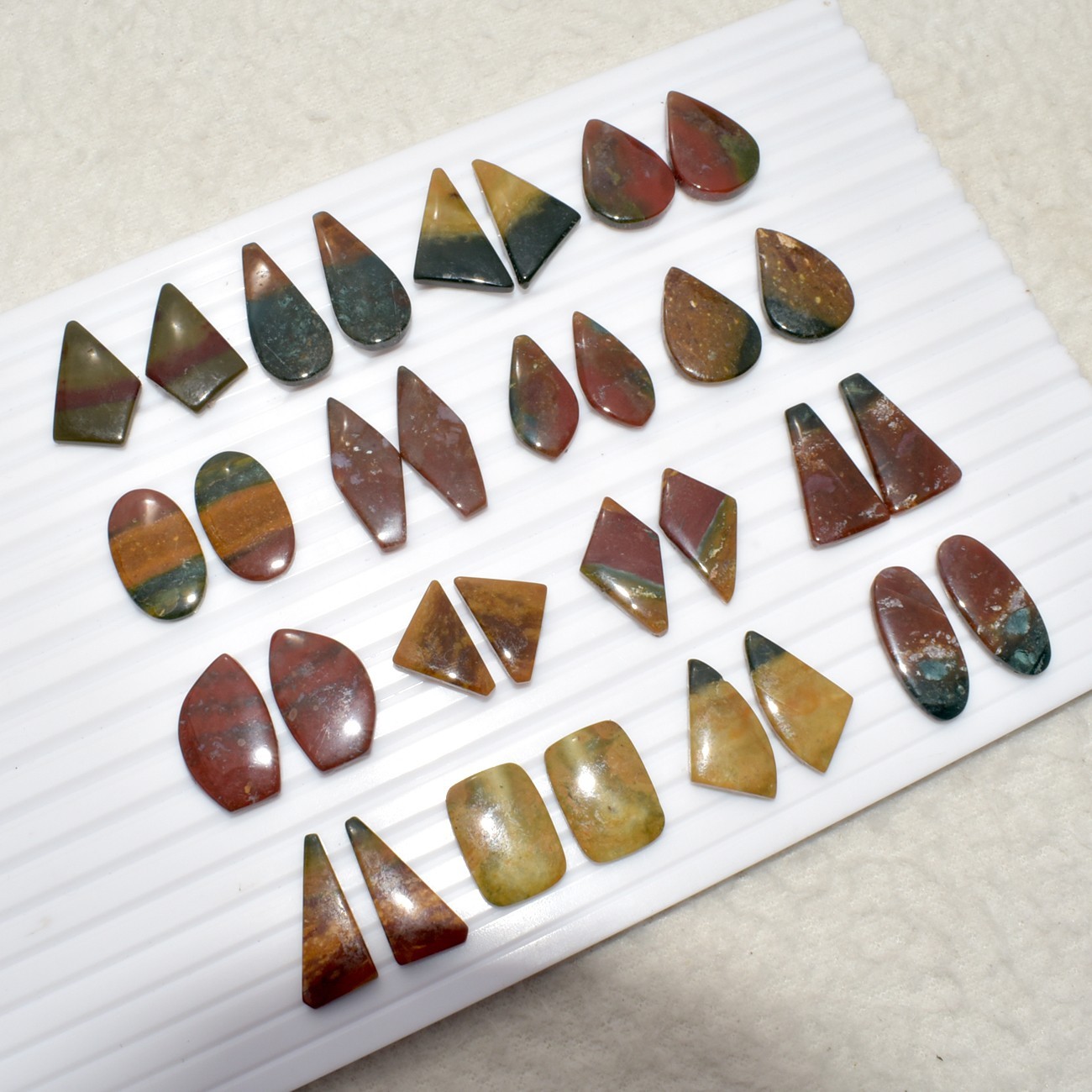Natural Blood Stone Matching Pair Cabochon Loose Gemstone B366