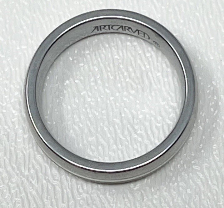 Artcarved Men’s Ring Wedding Band Size 8 Tungsten Carbide PT950 Platinum Inlay
