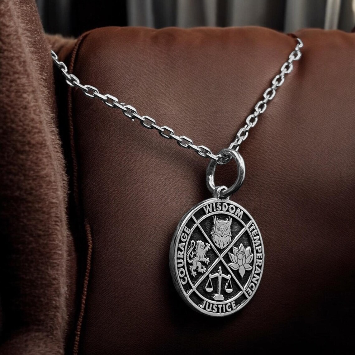 Coat Of Arms Engraved Necklace 925 Sterling Silver Pendant Necklace Duty Free
