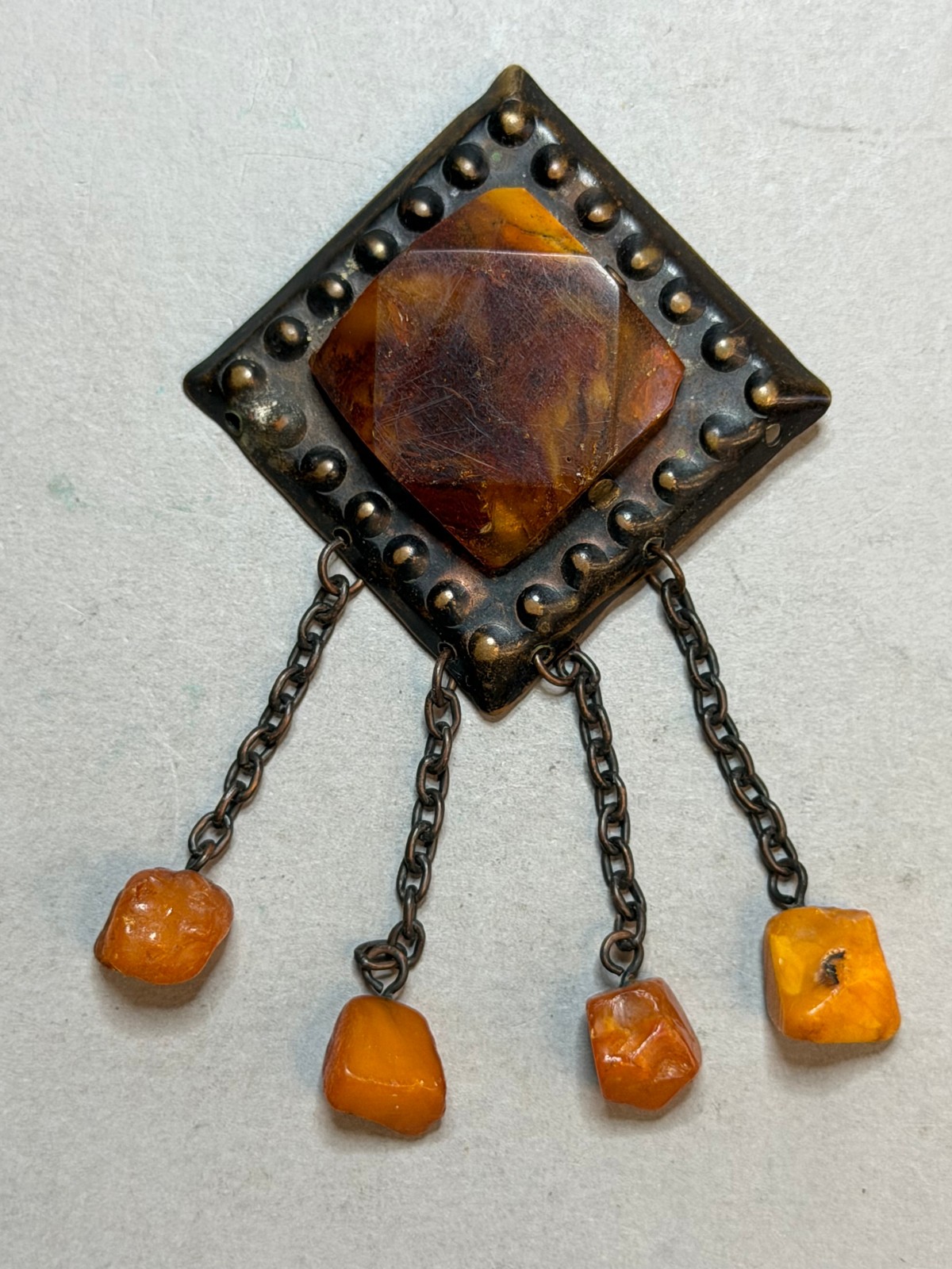 NATURAL OLD ANTIQUE COGNAC BALTIC AMBER BROOCH 15,4 gr LATVIA ETHNIC