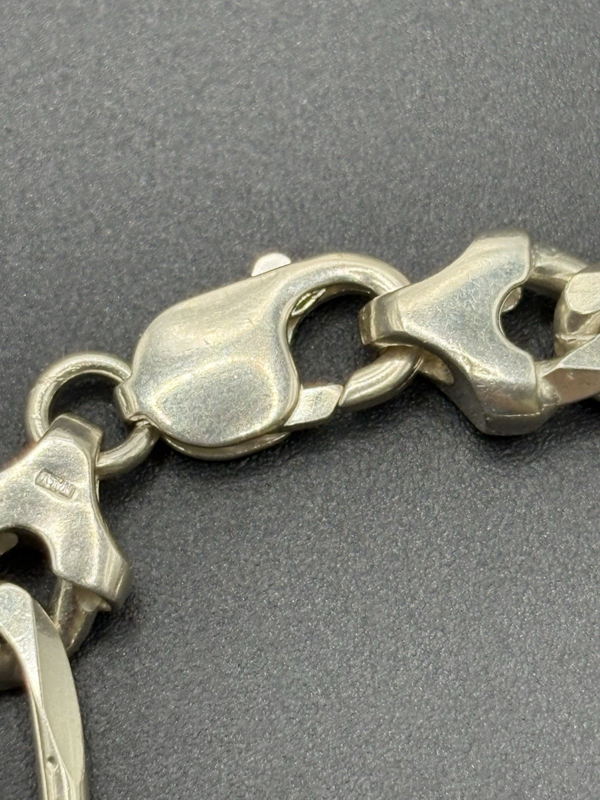 EUC 7″ Sterling Silver 8.7MM Fígaro 23 Grams Bracelet B24