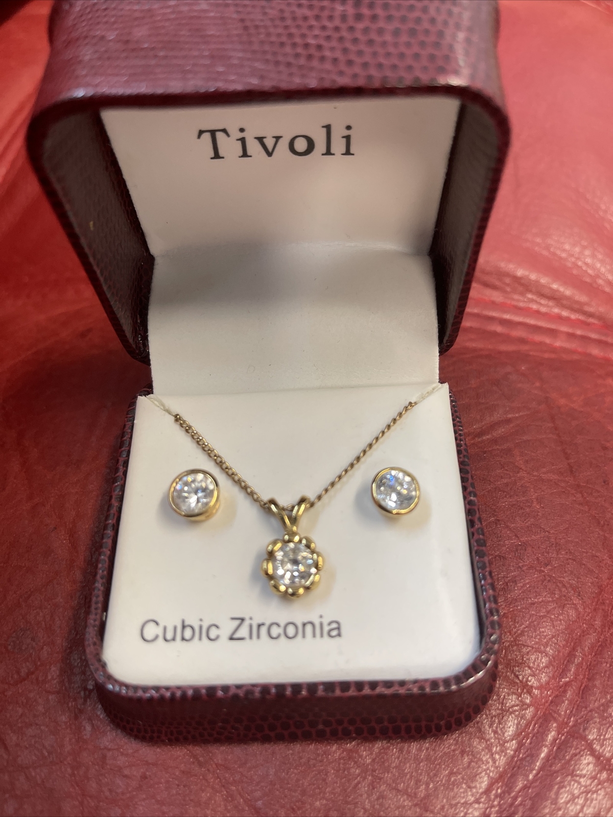 TIVOLI GOLDTONE CLEAR CUBIC ZIRCONIA HALO NECKLACE PENDANT & EARRINGS NEW