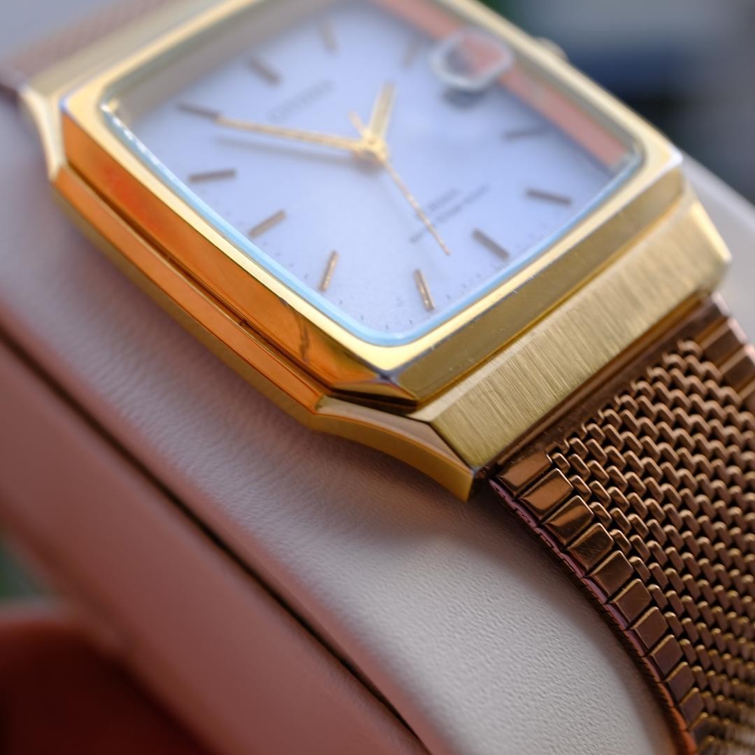CITIZEN FORMA Gold Quartz Mesh Watch
