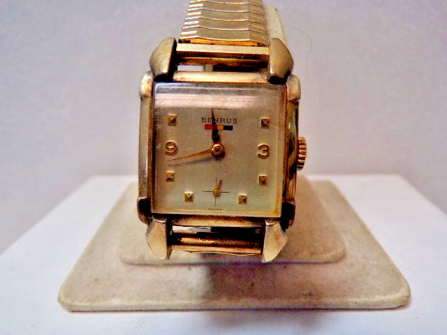 VINTAGE Benrus 17 Jewel 10K RGP Bezel I n a Speidel Band Mode ;DM21 RUNS