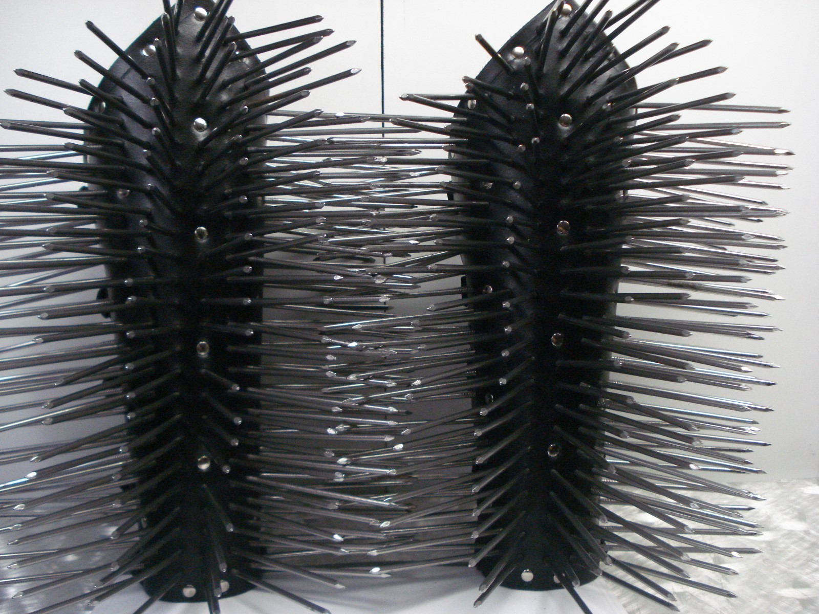 GIANT NAILED LEATHER GAUNTLET. BLACK METAL….. (MDLG0046) ….. SLAYER