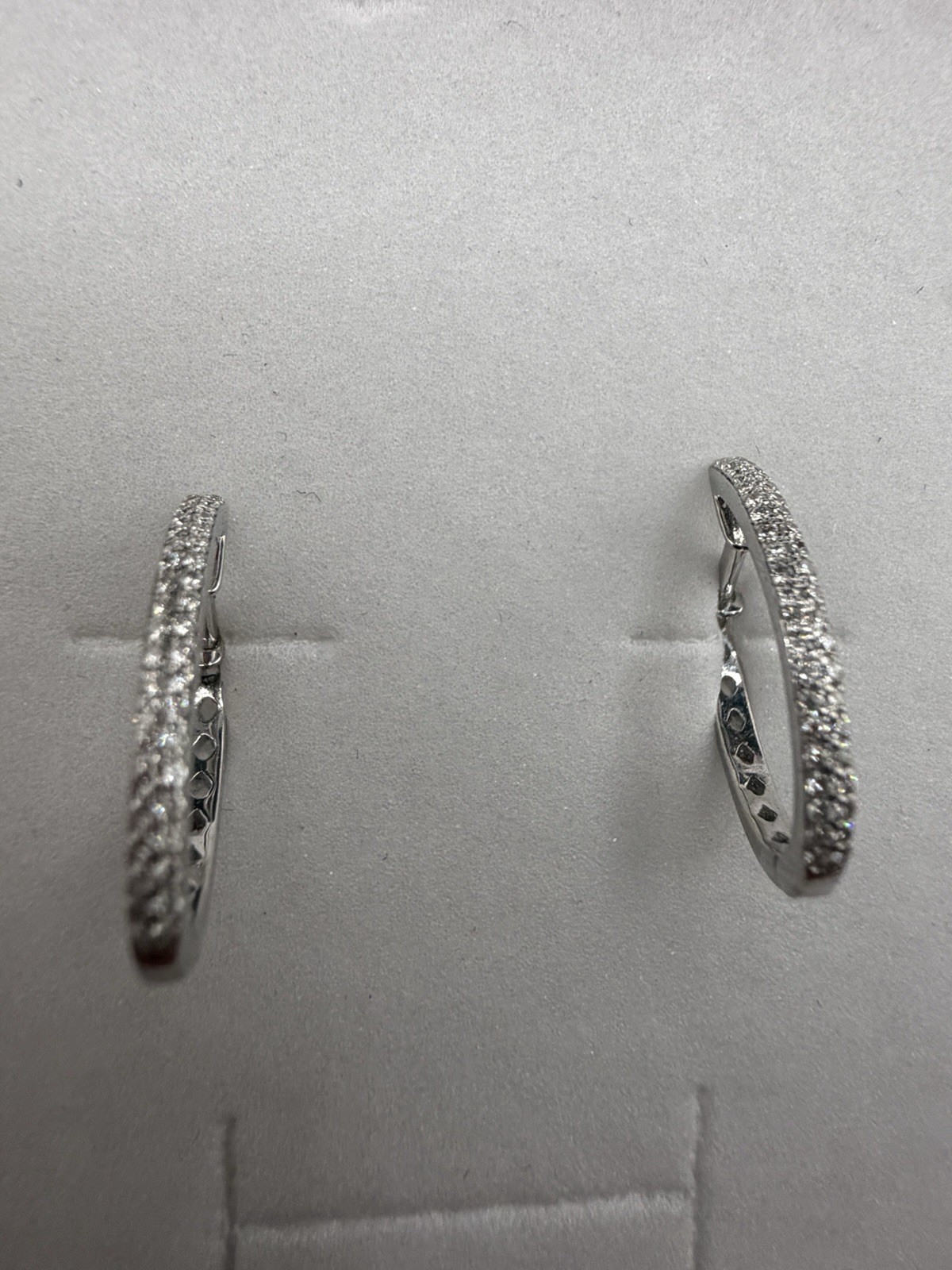 18K White Gold Beautiful Earrings With Real Diamonds 3.2 Grams Tested