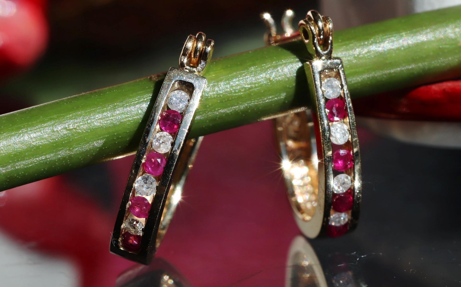 10k yellow gold earrings 0.27ct natural, treated ruby diamond hoop 2.20gr N3634