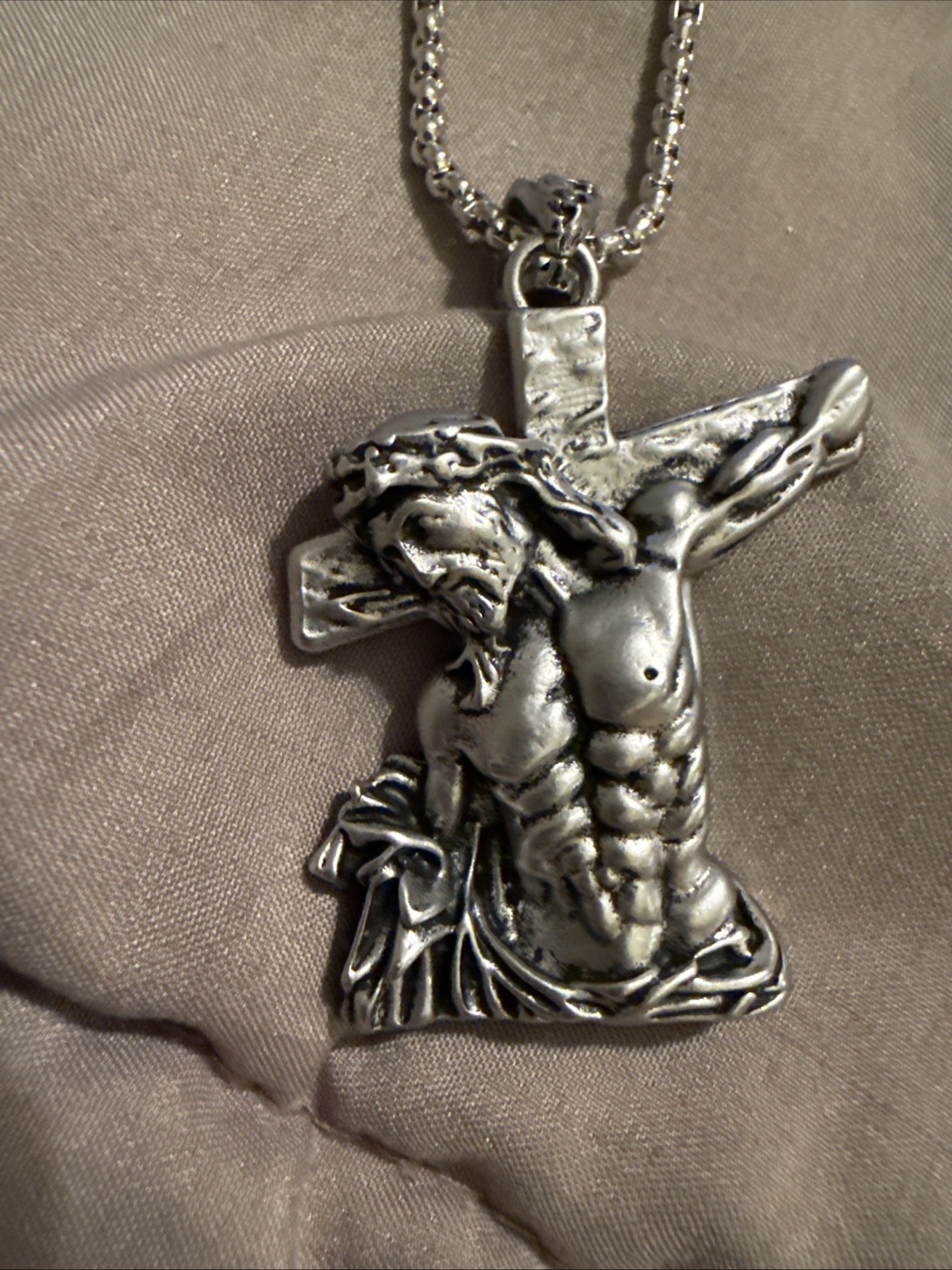 Jesus Christ W/crown Of Thorns Zinc Alloy Pendant Necklace On Beaded Chain