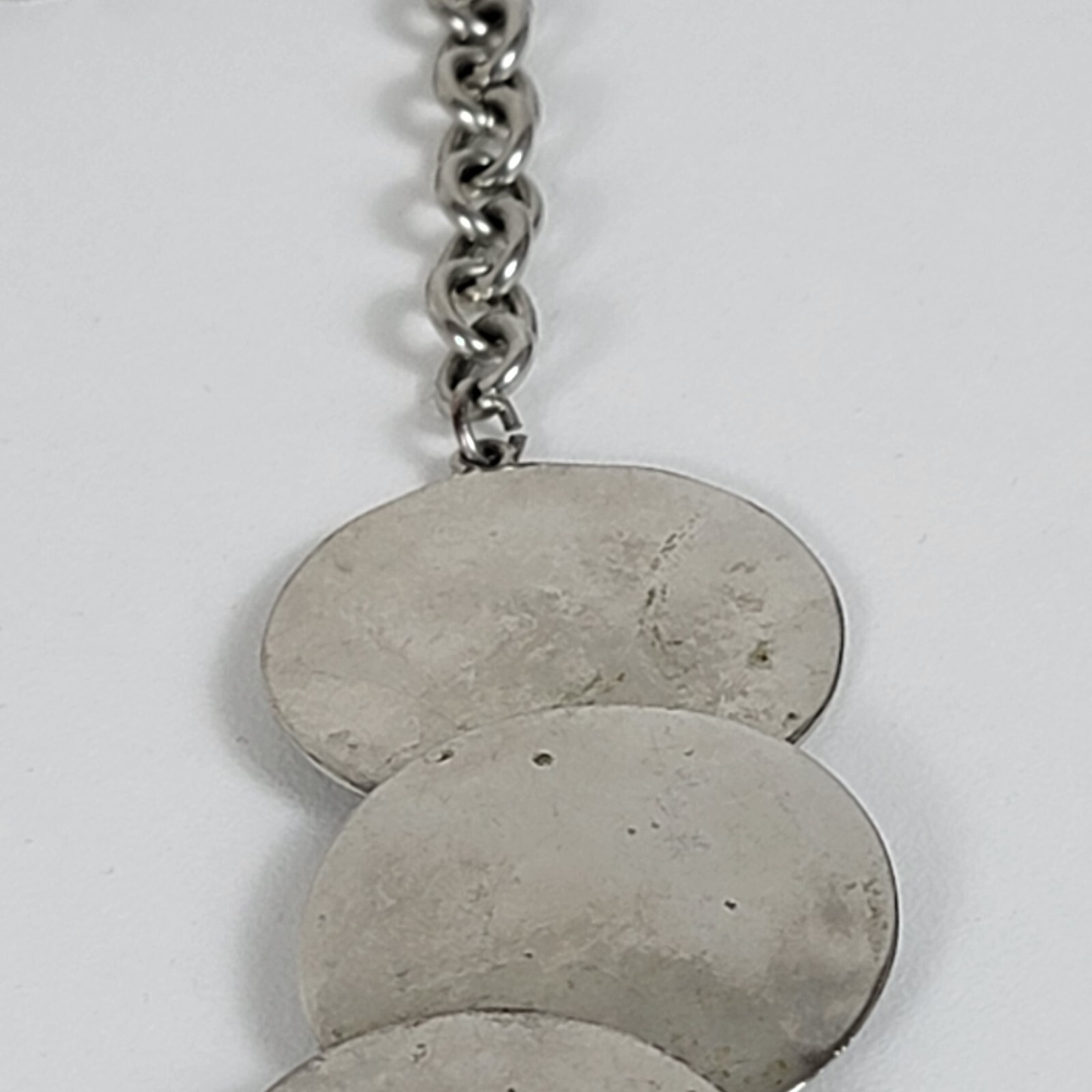 Modernist Silver-Tone Hammered Circle Link Bib Necklace 20.5 In Lobster Clasp