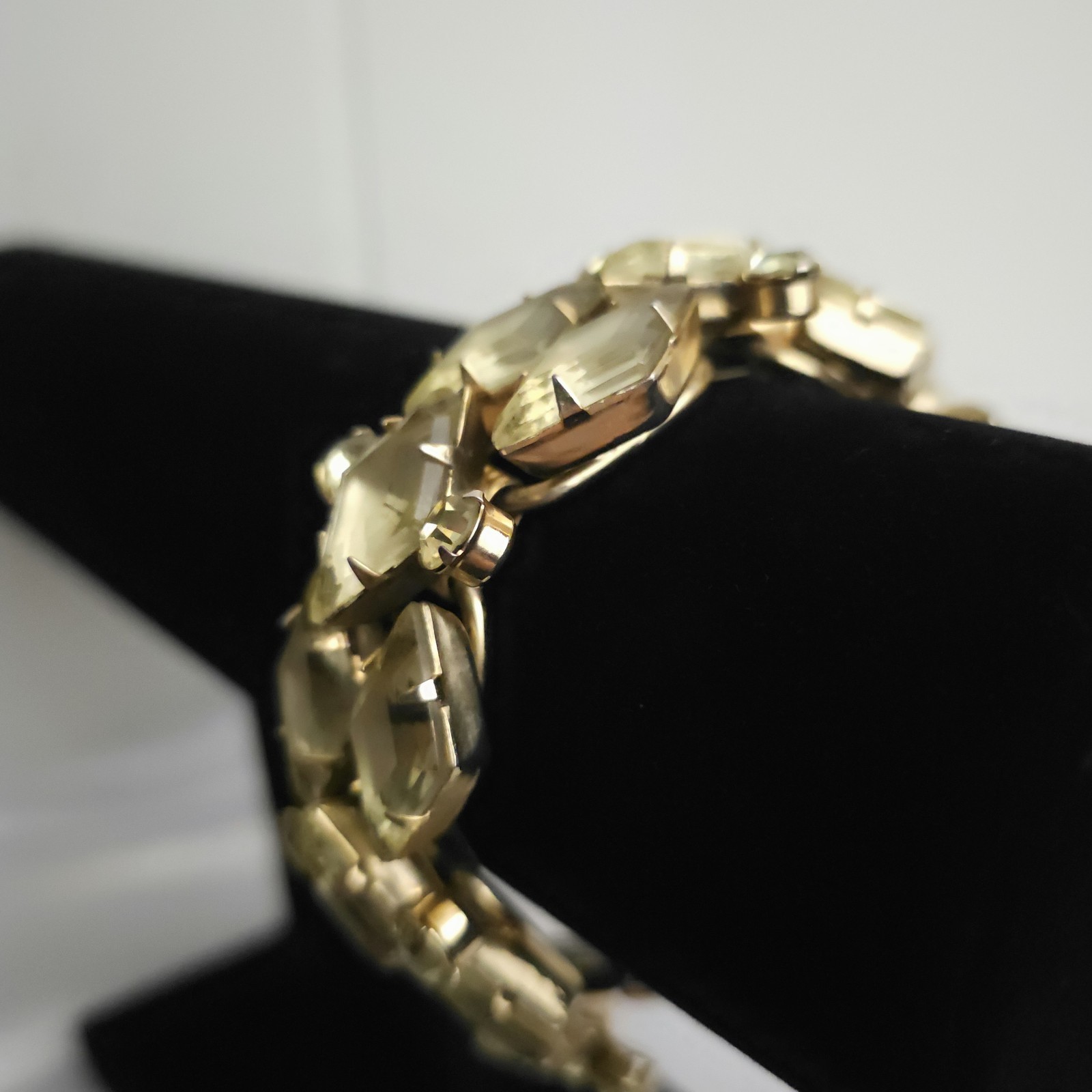 Vtg JULIANA D&E Yellow Jonquil Frosted Kite Rhinestone Set Link Bracelet Brooch