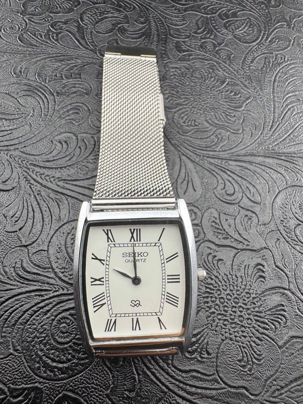 WHITE DIAL Vintage Seiko Slim Quartz Men’s Wrist Watch