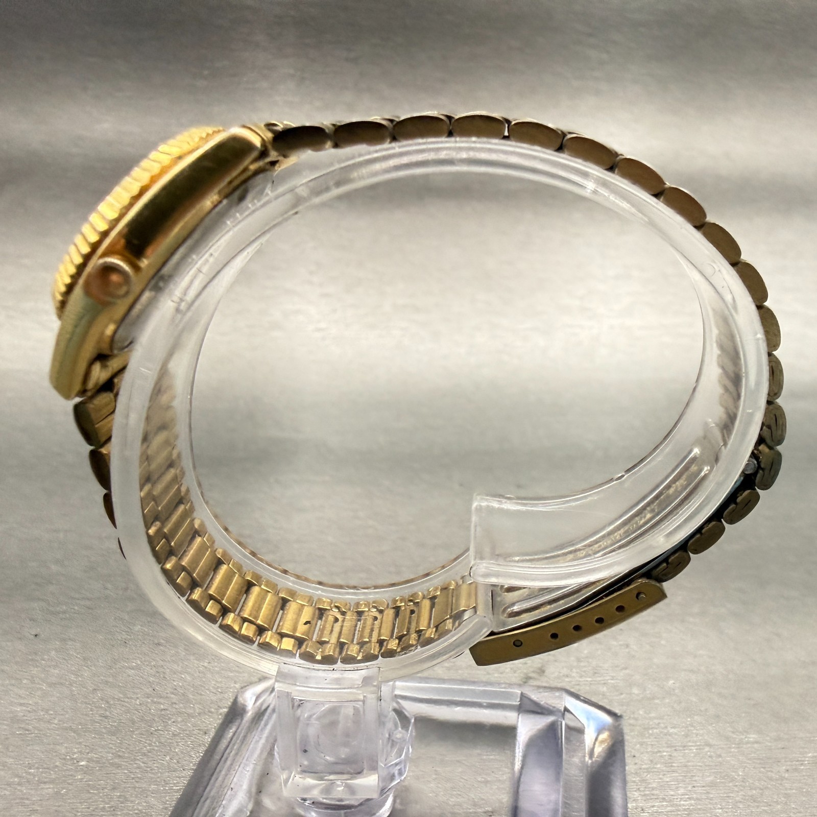 Seiko SQ Watch Women 24mm Gold Dial Gold Tone Daydate Round 3E23-0A69 New Batt