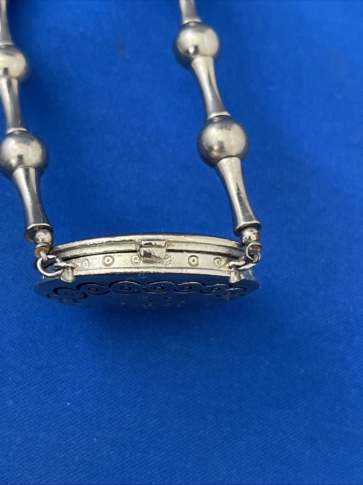 Vtg Estee Lauder 1973 Moonsilver Perfume Locket Pendant Necklace Collectible