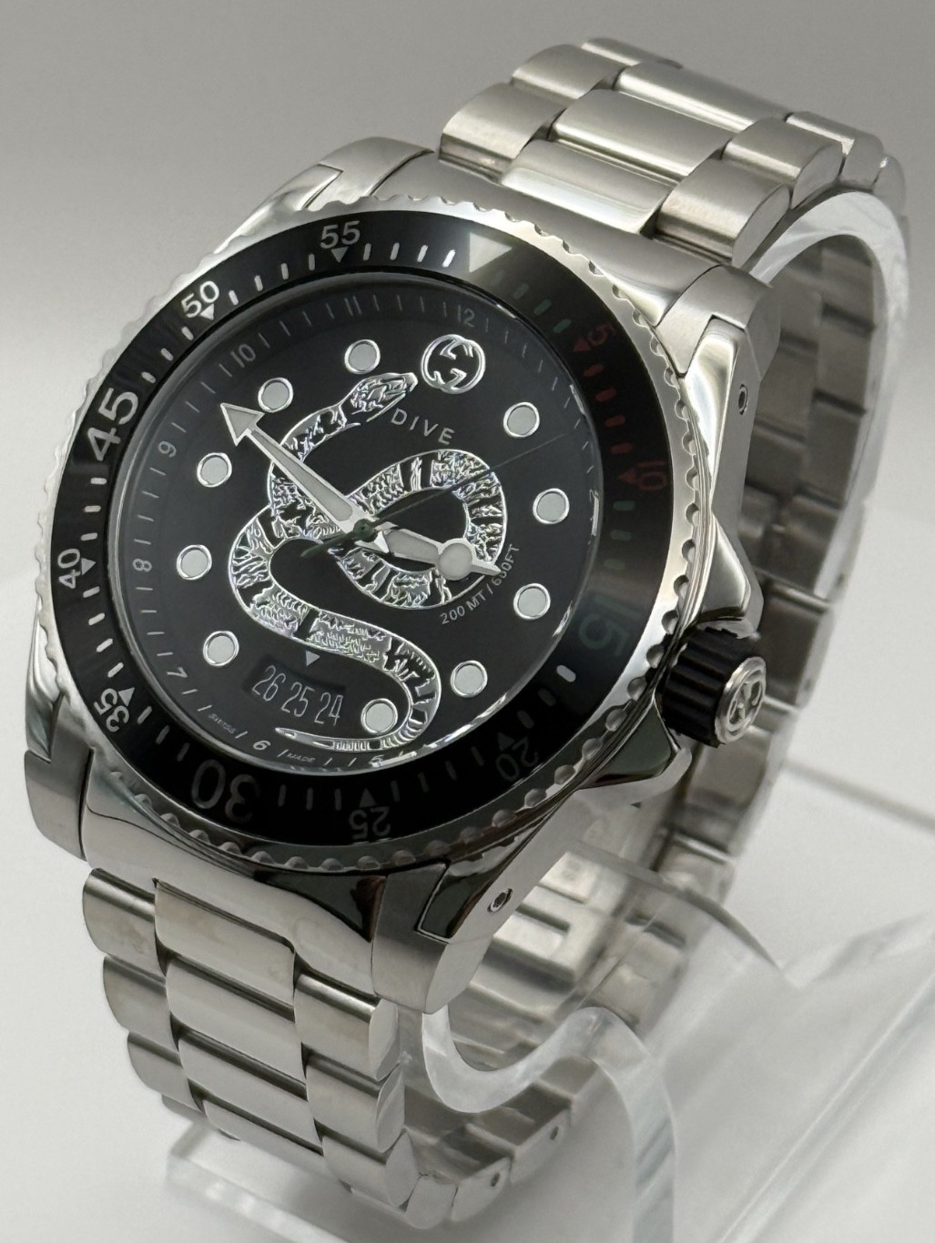 Gucci Dive 45MM Men’s Swiss Quartz Watch Black Dial Stainless Steel YA136218