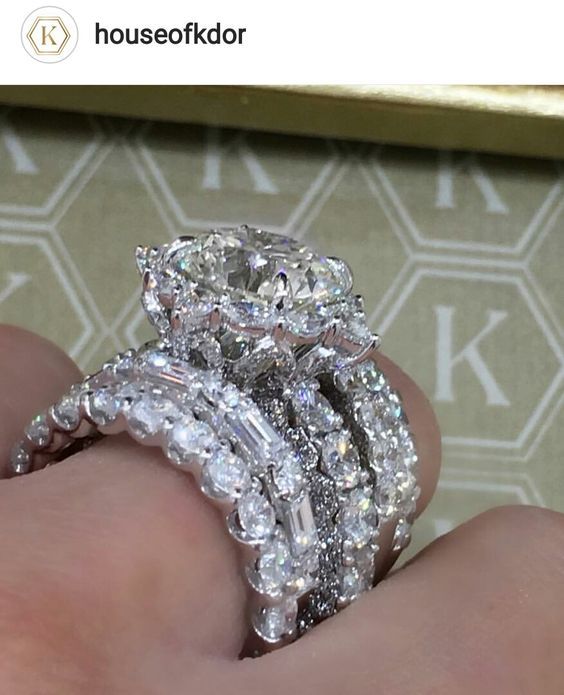 6.80 carat Asscher cut Diamond Eternity Band 18k Gold Ring F-G VS1 16 x 0.42 ct