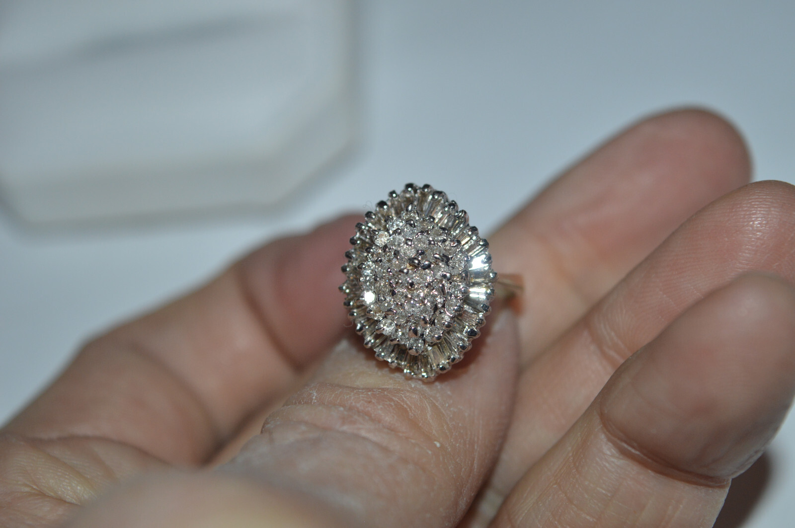 10k(ROUND/BAGUETTES) Ladies Diamond/Cluster Ring(Size 6.25)5.45grams..