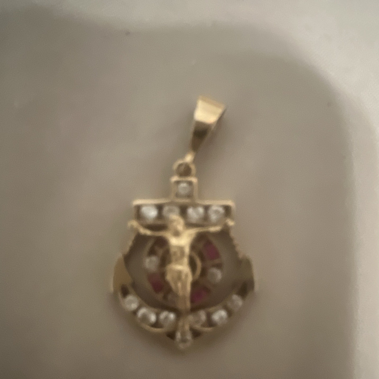 14 gold. Nautical Anchor Charm Pendant w/ Clear diamonds en ruby red. 5 grams