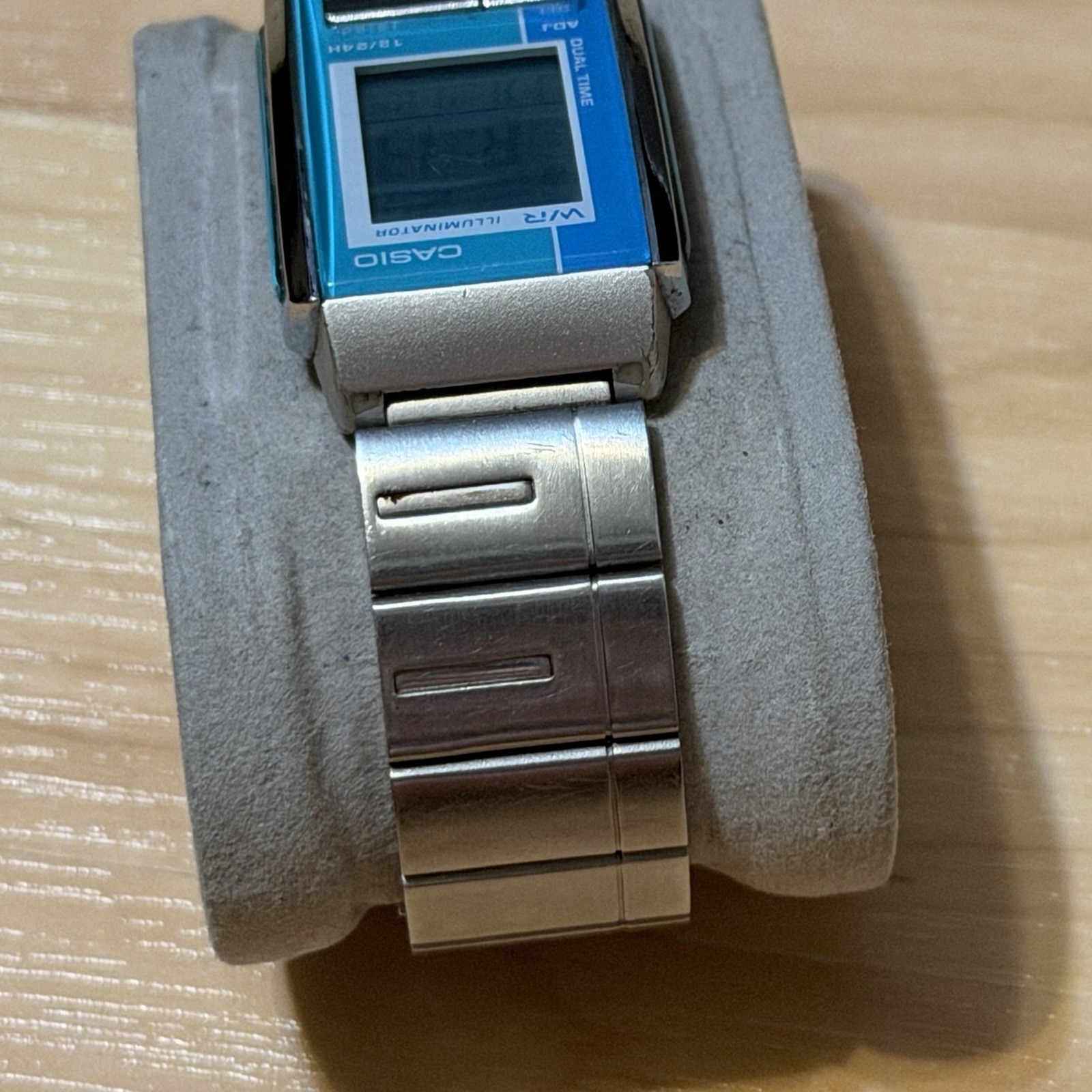 Casio LA-201W Vintage Silver Display Illuminator Futurist Digital Watch LA201