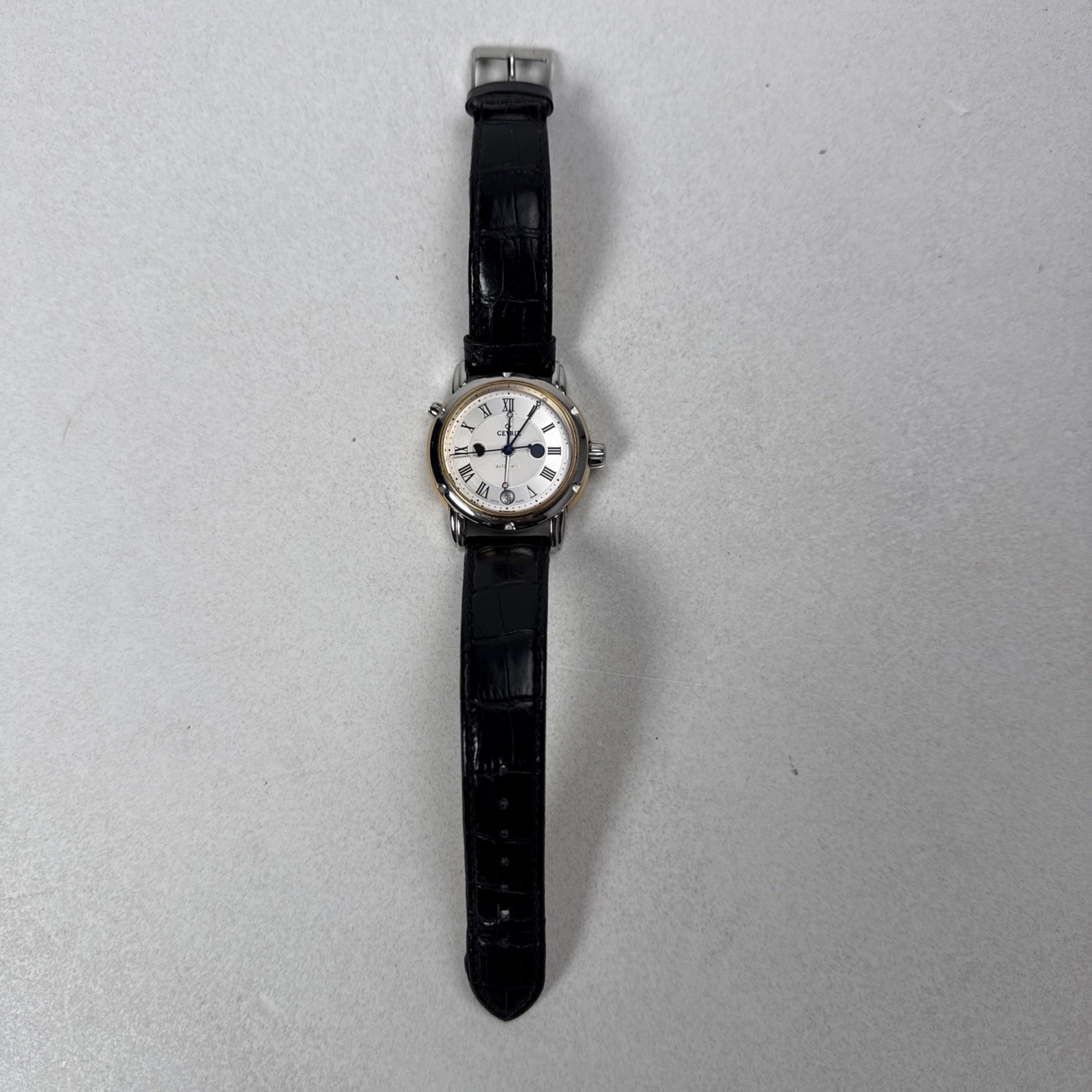 Gevril 15 Degrees B0110 Dual Time Day Night 18K Gold Bezel Swiss Auto Watch READ