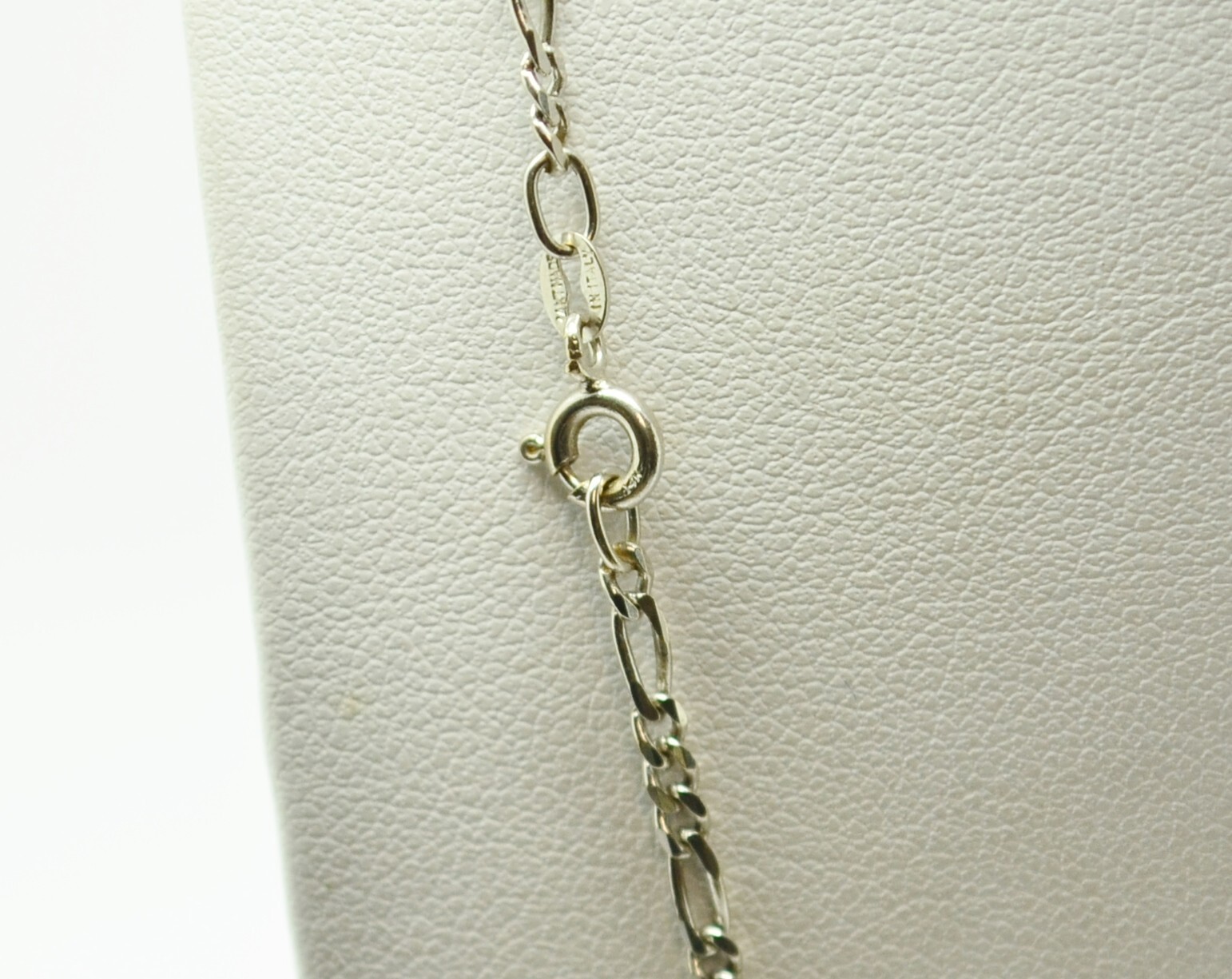 Beautiful Figaro Chain Necklace 20.0″ INV# GOLD-3128