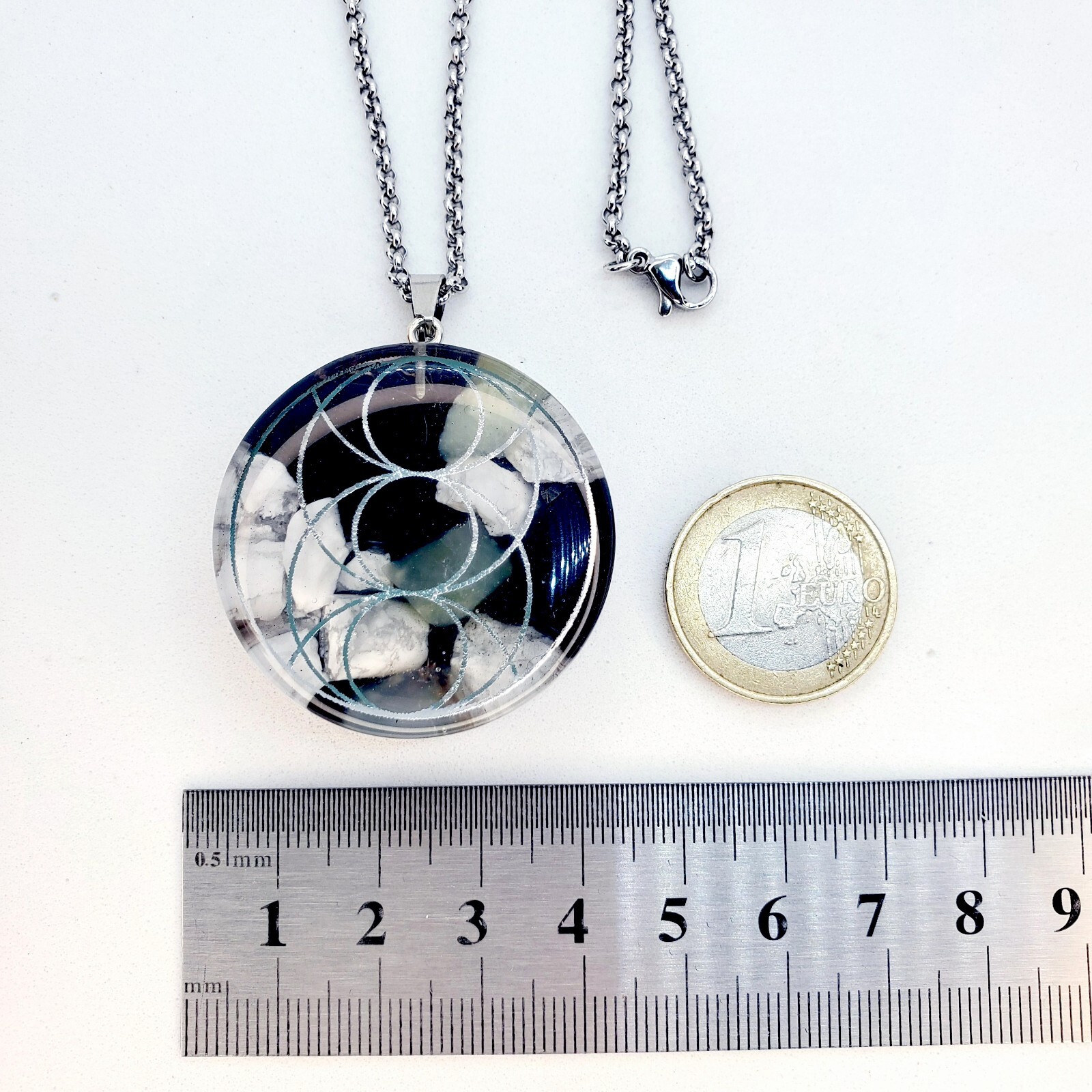 VESICA PISCIS TRINITY Custom Orgone Generator. Choose over +50 crystals. EMF