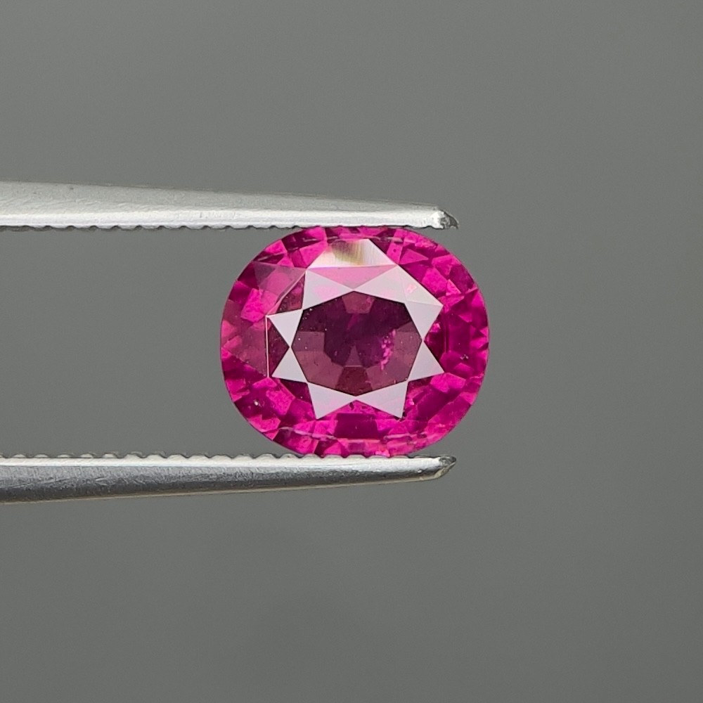 Natural Rhodolite 1.65 ct / Madagascar