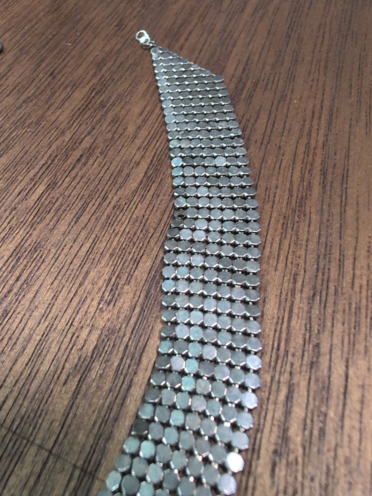 Vintage Mesh-V- Necklace Silver-tone 14.5″in(36cm)