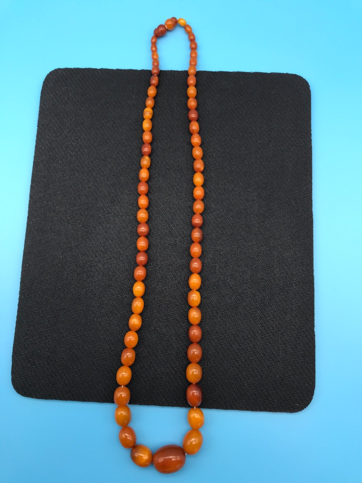 Vintage BUTTERSCOTCH BALTIC AMBER NECKLACE 26″ graduated beads 27g – Exquisite!