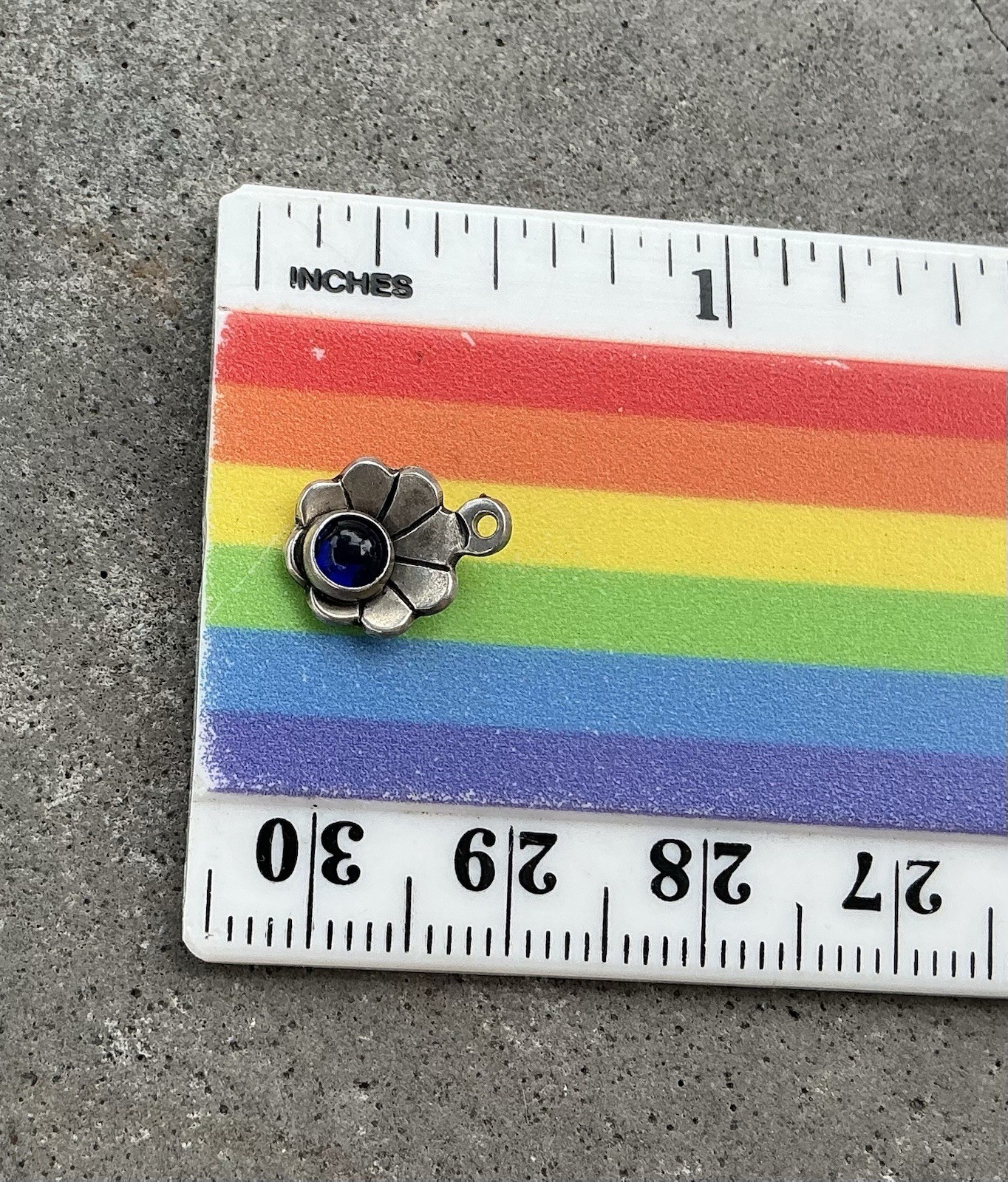 925 Sterling Silver Tiny Blue Sapphire Shell Shaped Charm September Birth .5g