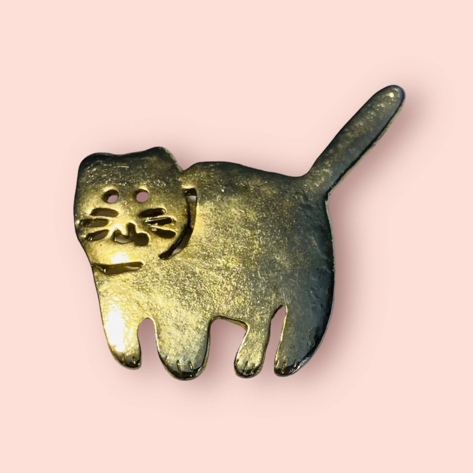 Vintage 1980’s Gold Tone Cat Brooch Pin Figural Jewelry Kitten Kitty 890