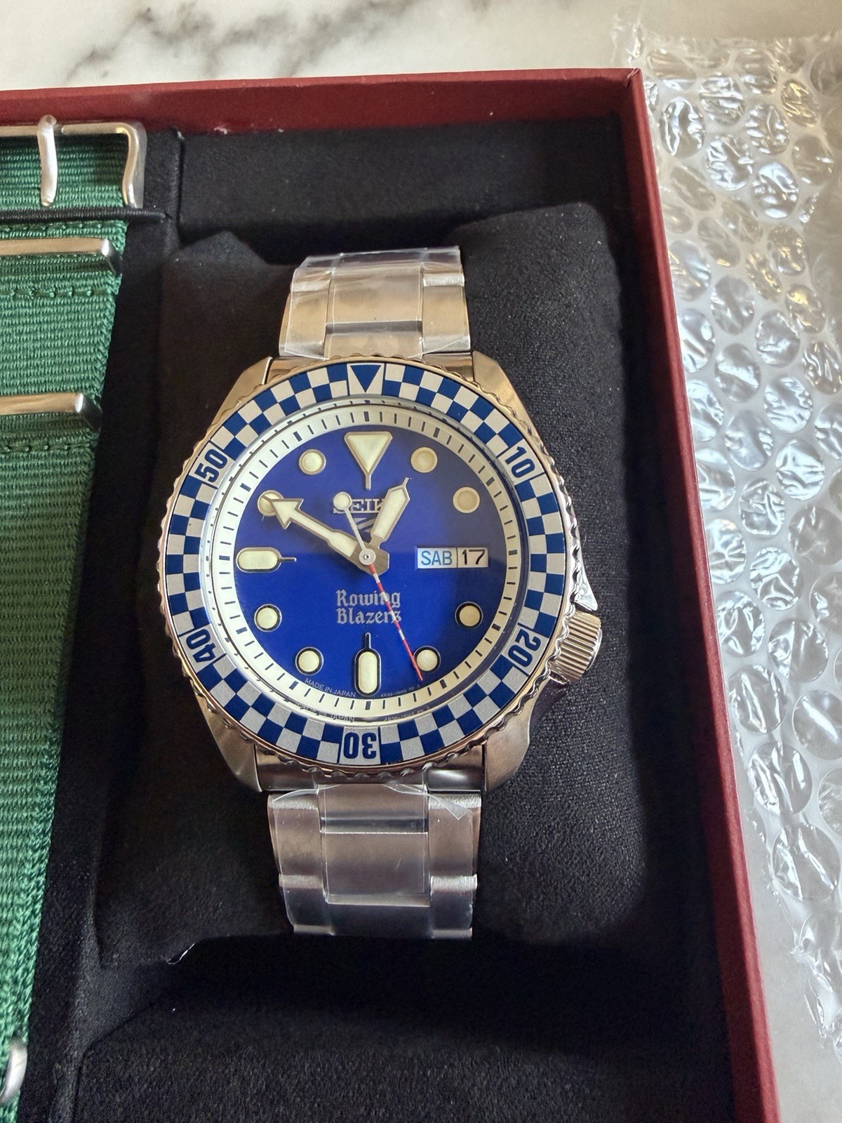 Seiko 5 Sports Rowing Blazers Blue Dial Auto Day/Date Bezel Box Bracelet