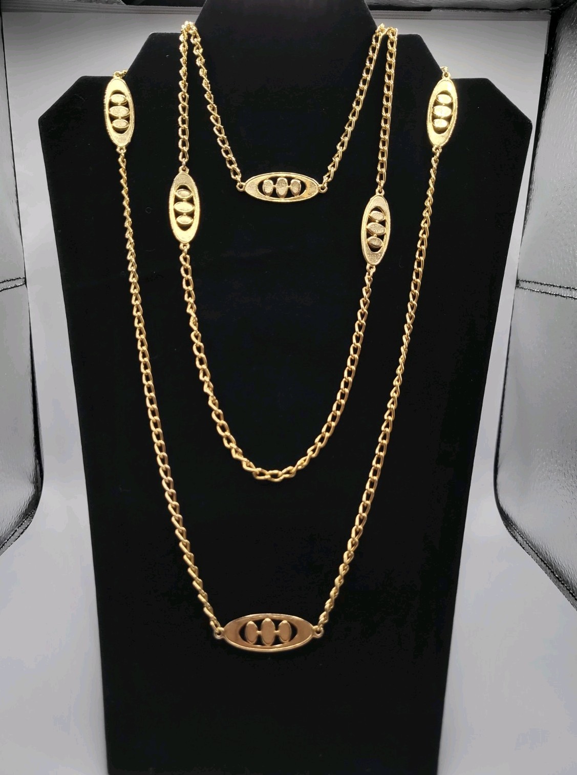 ​Vintage Gold Tone Oval Station Necklace 26″ Textured Openwork Triple Bead Link