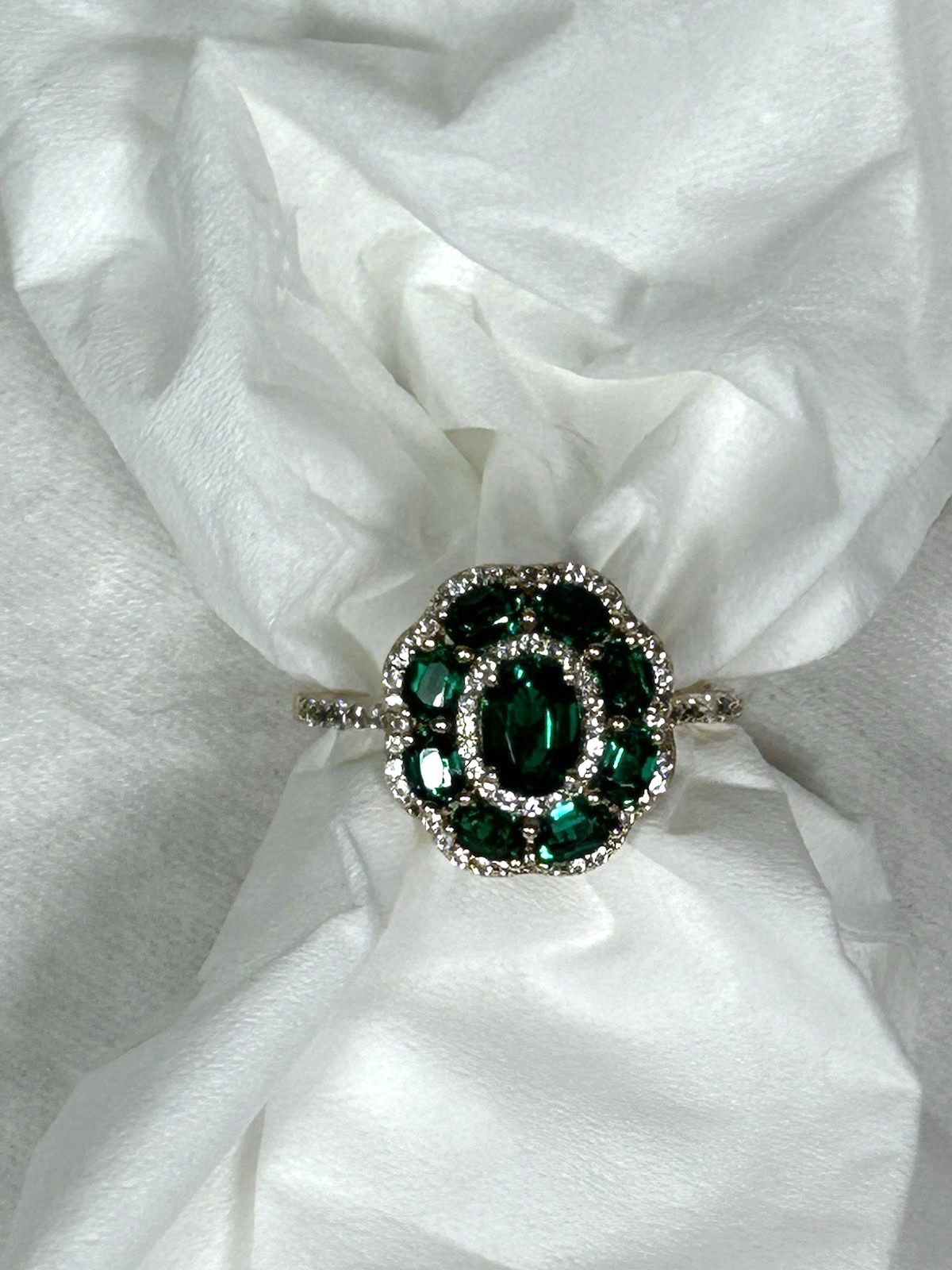 JTV Bangkok Ratnaraj Jewelers (BBJ)Scalloped Halo Emerald Simulant Ring SIze 10