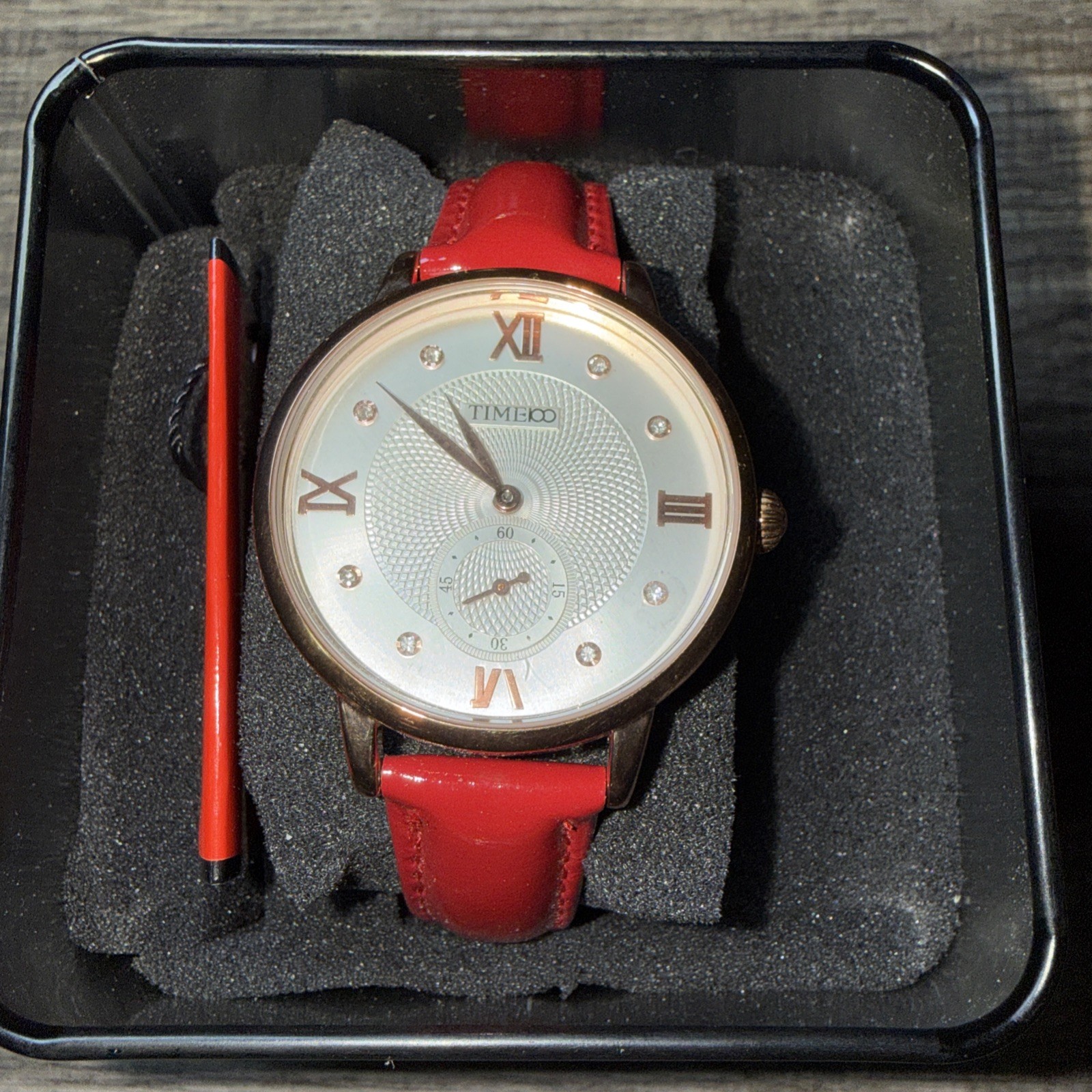 NEW NWT Women’s Ladies Timeco 100 Wristwatch Red Leather Band