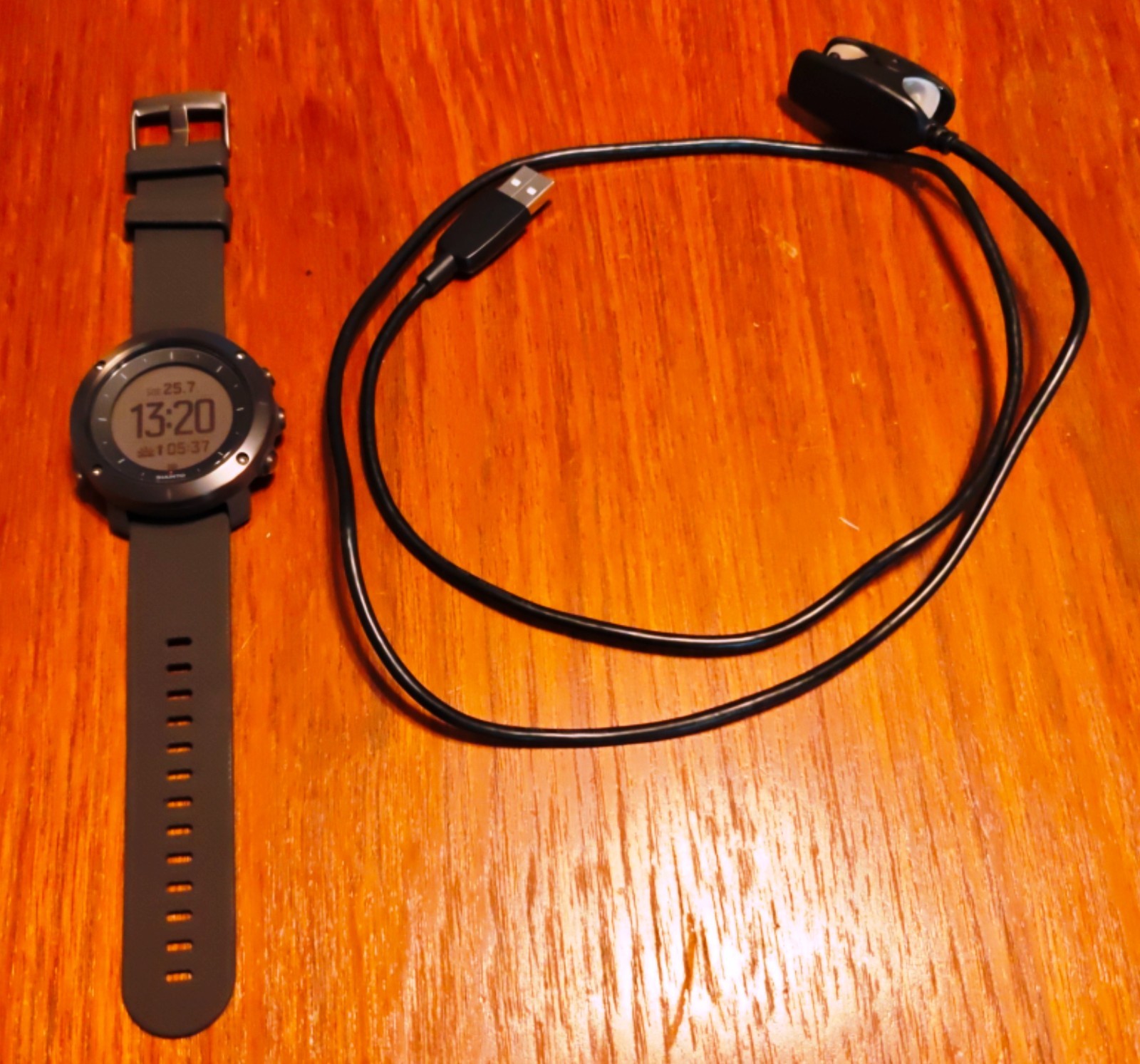 Suunto Traverse Graphite Gray Men’s Watch – SS022226000 – OW151