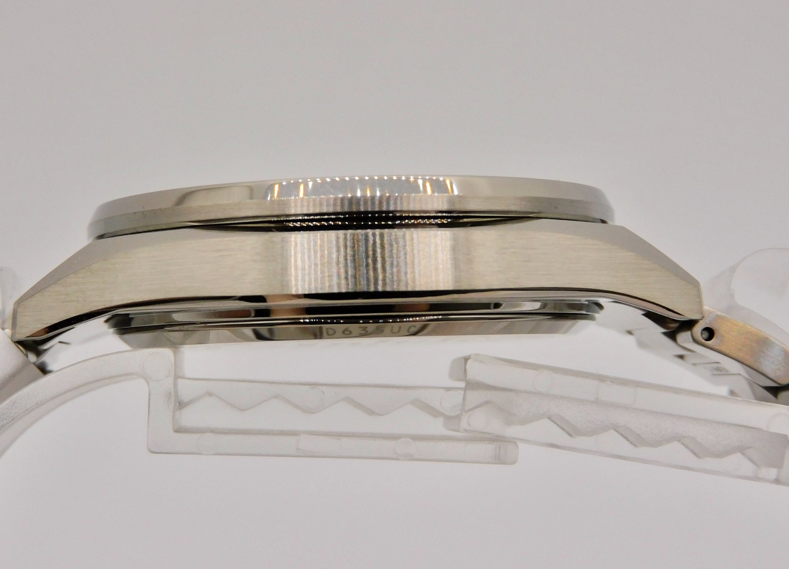 NEW CASIO OCEANUS OCW-T200S-7AJF White Dial Bluetooth Solar Mens Watch in BOX