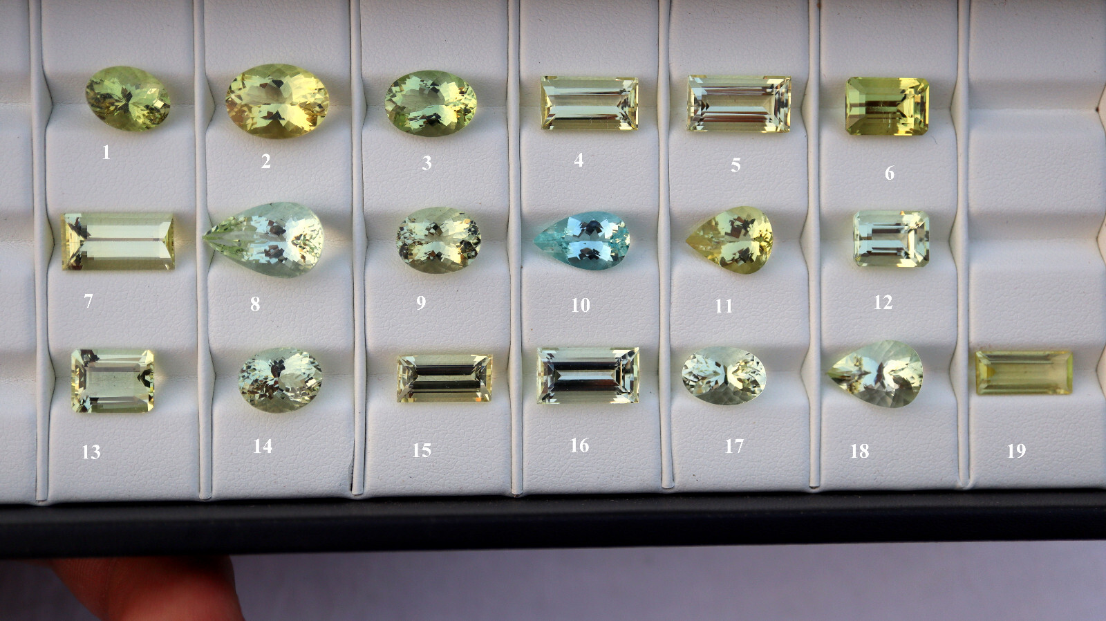 1.7 Carat To 4.7 Carat Natural AAA Aquamarine Faceted Gemstones March Birthstone