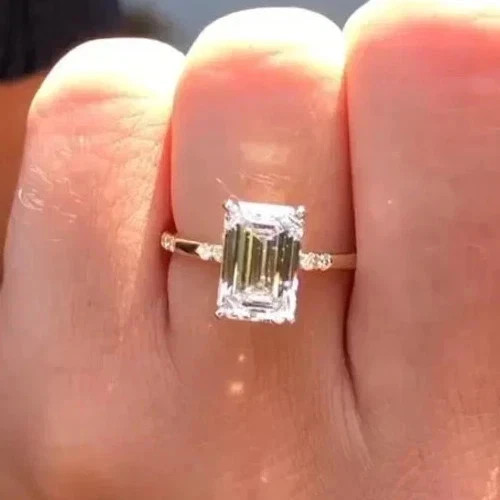 4.30 Ct IGI Emerald-Cut EF/VS1 Lab Grown Diamond Engagement Ring 14K Yellow Gold