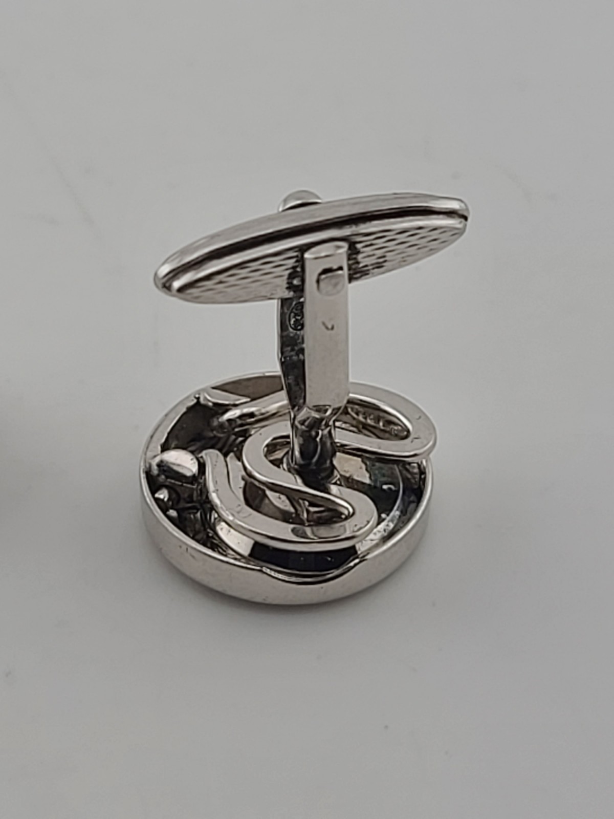 Vintage 1980’s Alfred Dunhill Sterling Silver Seashell Round Cufflinks England.