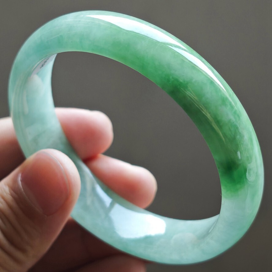 61mm Emerald Green Icy Jadeite Jade Bangle Bracelet Burma Jade Bangle 2167