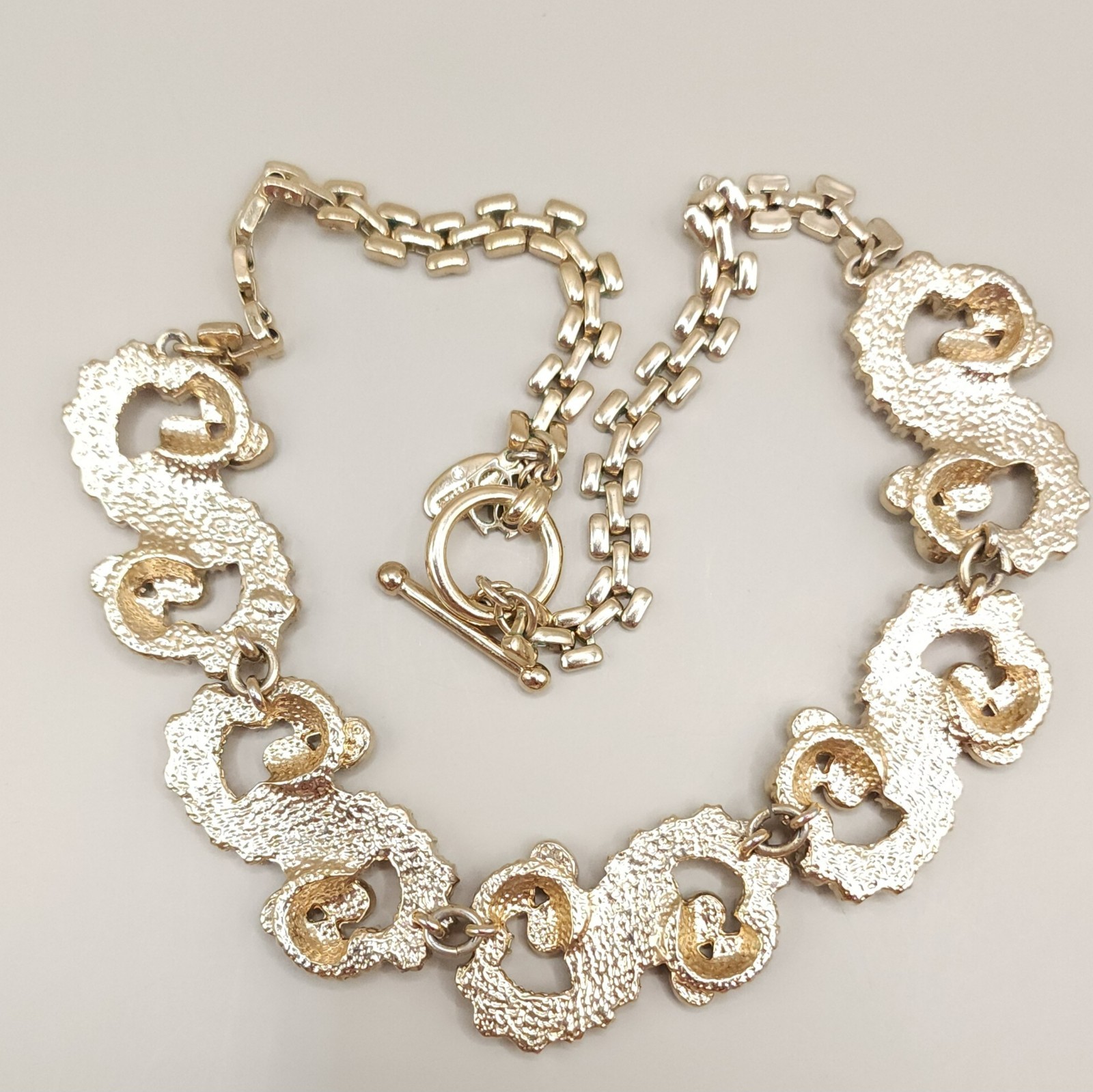 90s Ann Taylor Gold Tone Faux Pearl Rhinestone Statement Toggle Necklace 18 inch