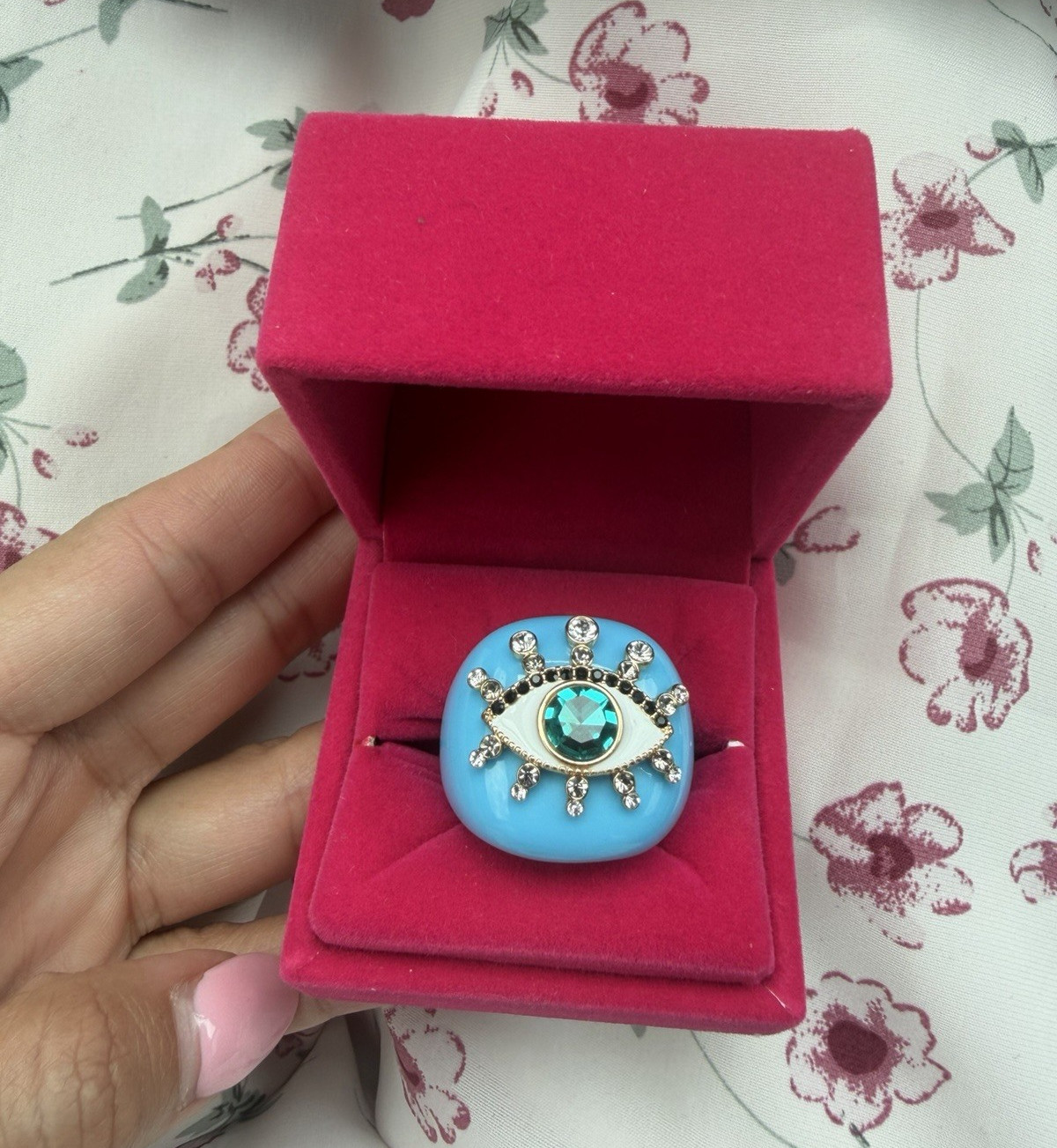 Kurt Geiger London Blue Eye Crystal Cocktail Ring Size 7 Round Stone