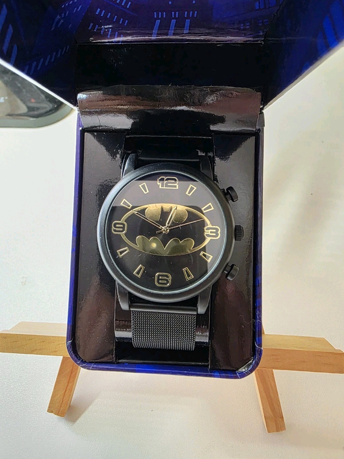 DC Batman Quartz Analog Wristwatch Black Dial Black Stainless Bracelet w/ Tin