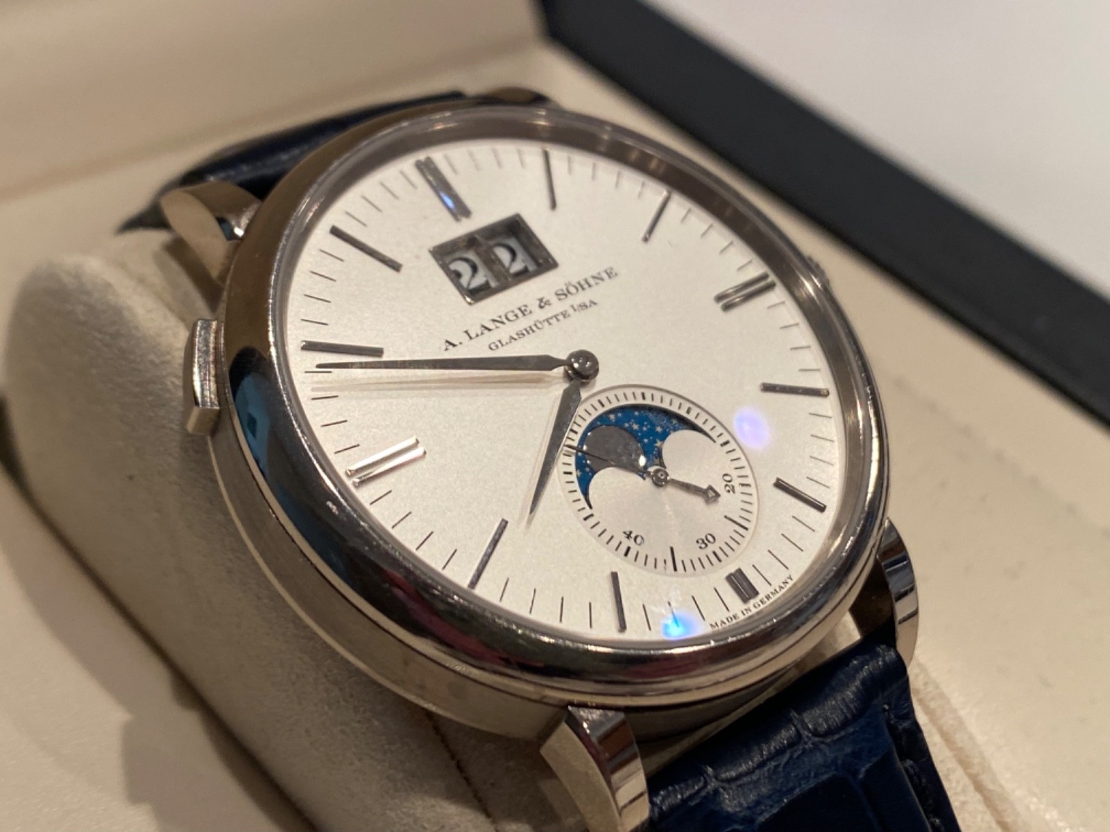 A LANGE & SOHNE SAXONIA MOONPHASE WHITE GOLD BOX/PAPERS 384.026 $40K NEW RETAIL