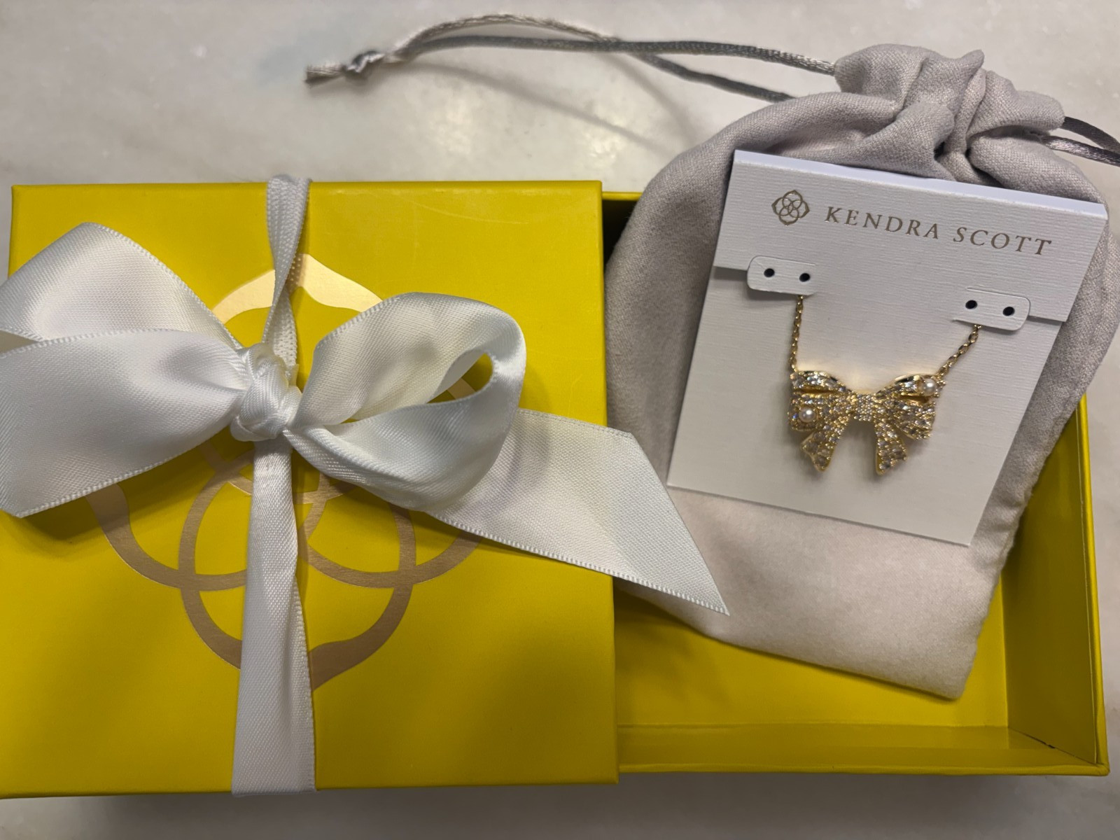 *NEW* Kendra Scott Gold Krista Bow Short Pendant Necklace in White Mix