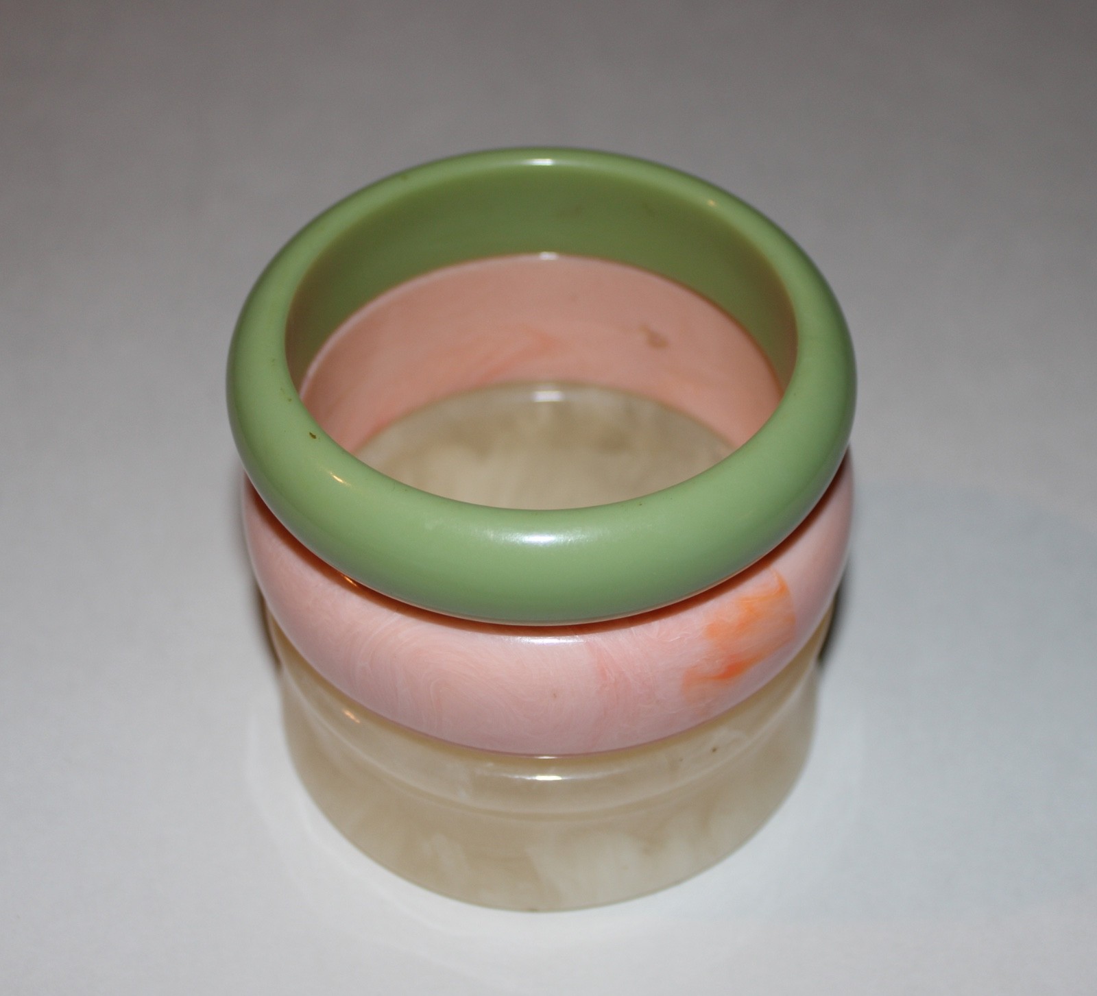 Lot of 3: VTG 70s-80s Plastic Bangle Bracelets Ivory Marble Pink Marble Jade Grn