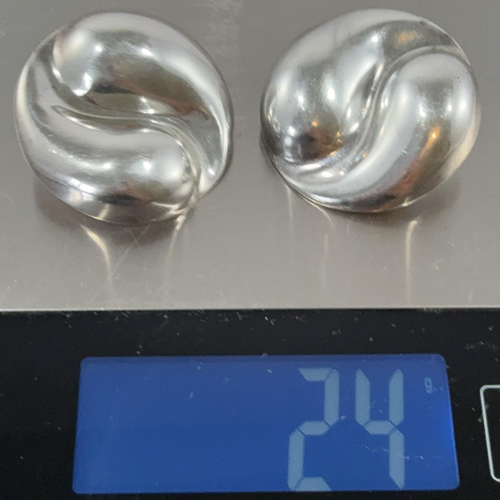 Sterling Silver 925 Mexico Swirl Yin Yang 24G Stud Earrings Round Modern Post